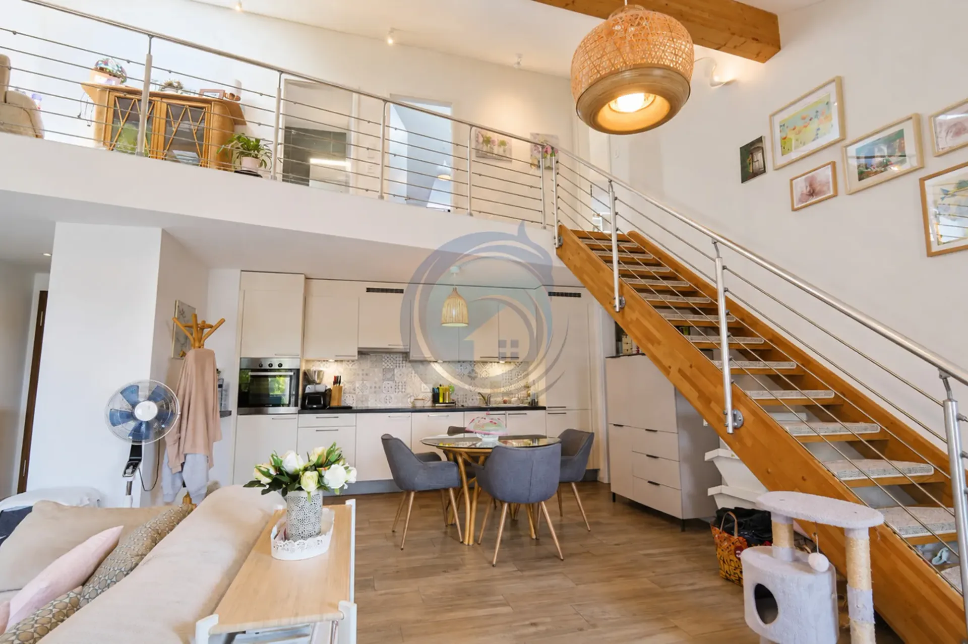SUPERBES DUPLEX-WOHNUNG MIT 4,5 ZIMMERN, HELL UND VOLLER CHARME