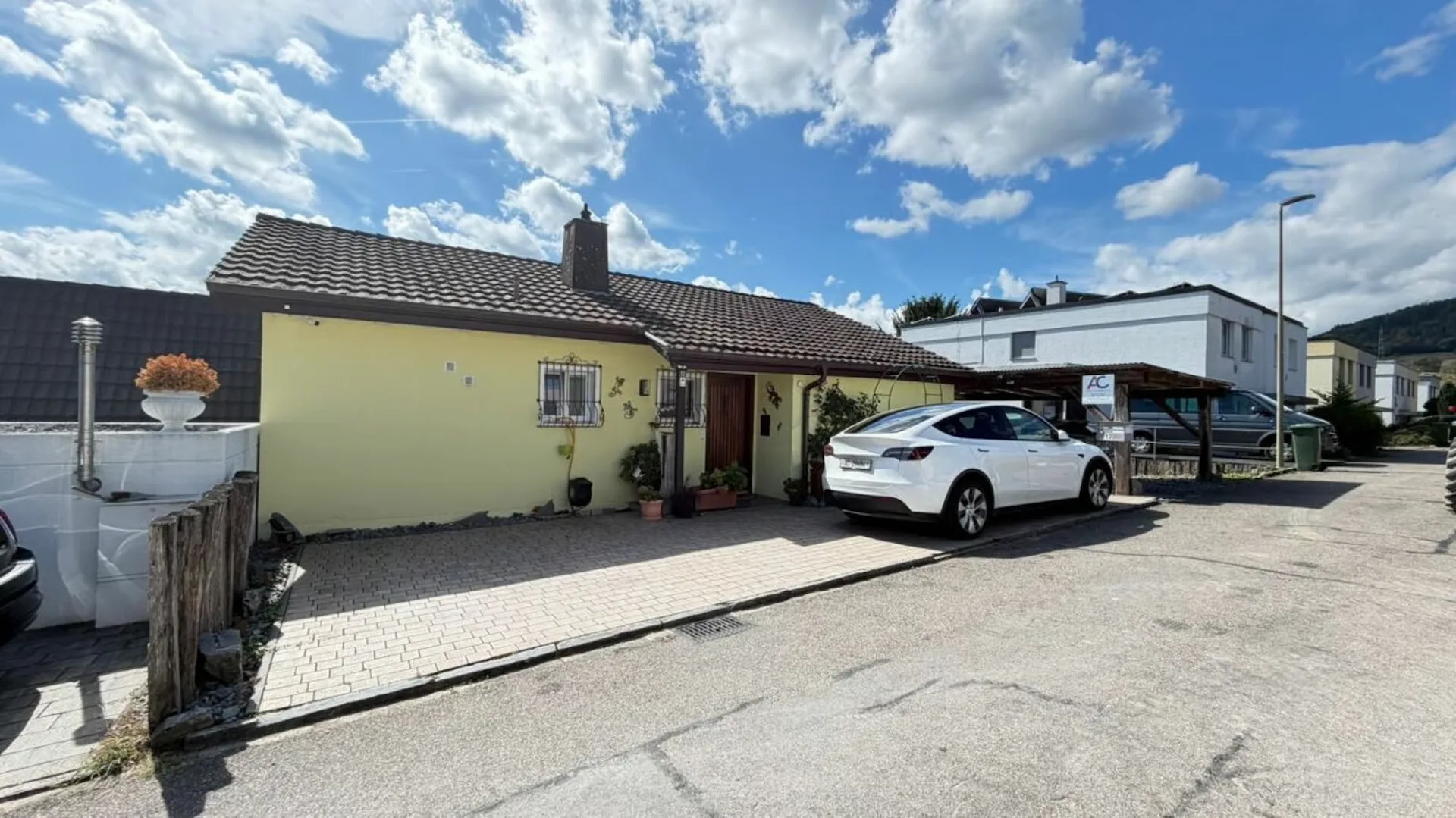 Freistehendes Einfamilienhaus mit grosser Aussichtsterrasse in Frenkendorf