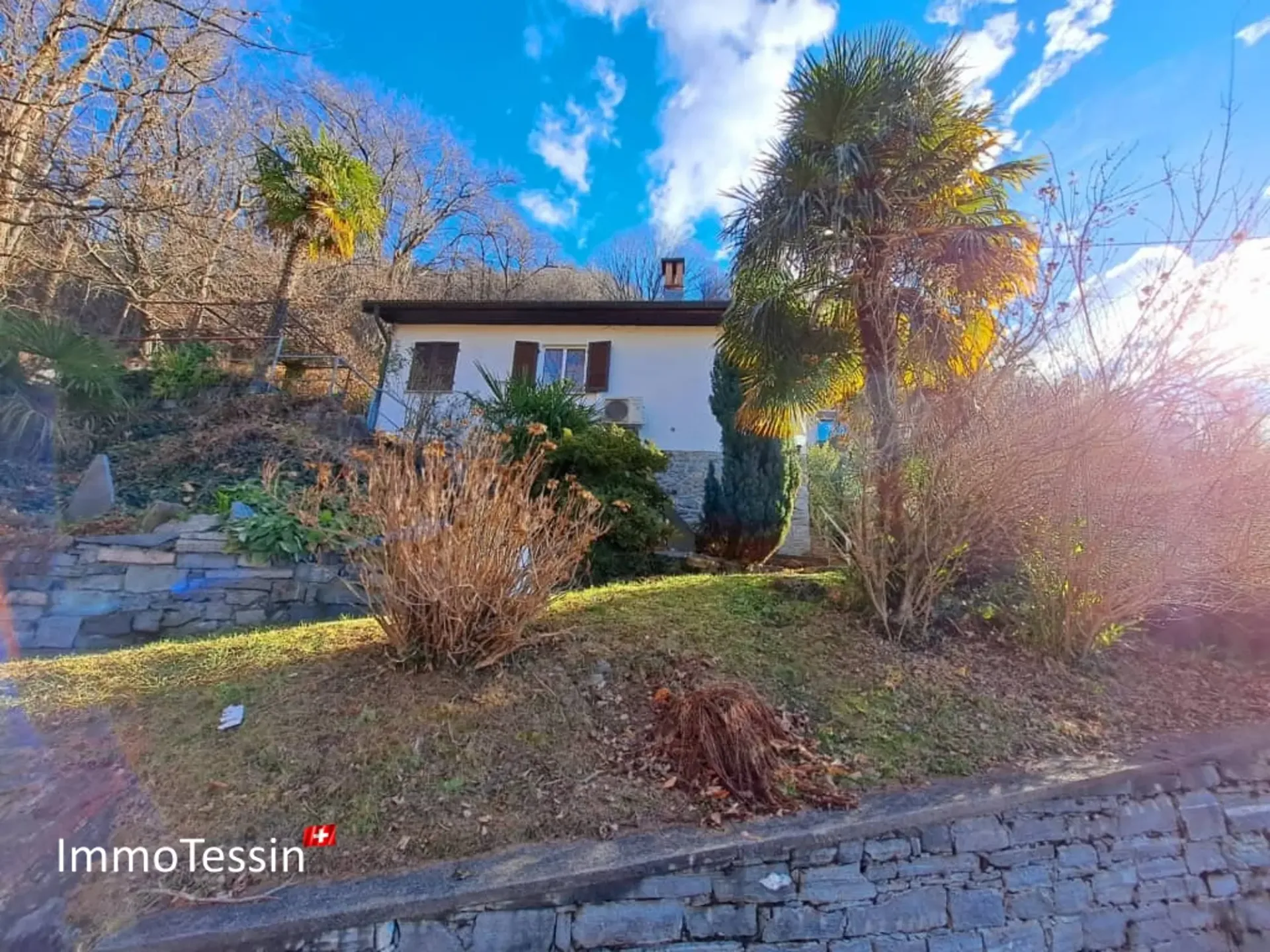 Renoviertes Haus in der Nähe des Verzasca-Stausees mit wunderschöner Weitsicht bis zum Lago Maggiore