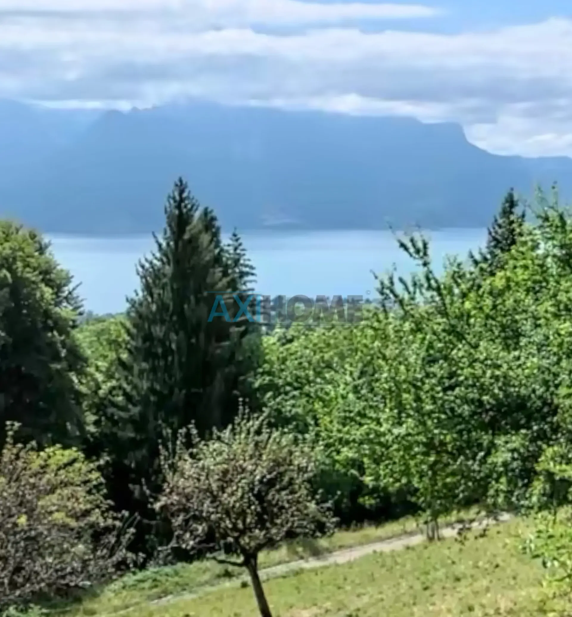 Parcelle da costruire con vista lago e progetto approvato per una villa indipendente
