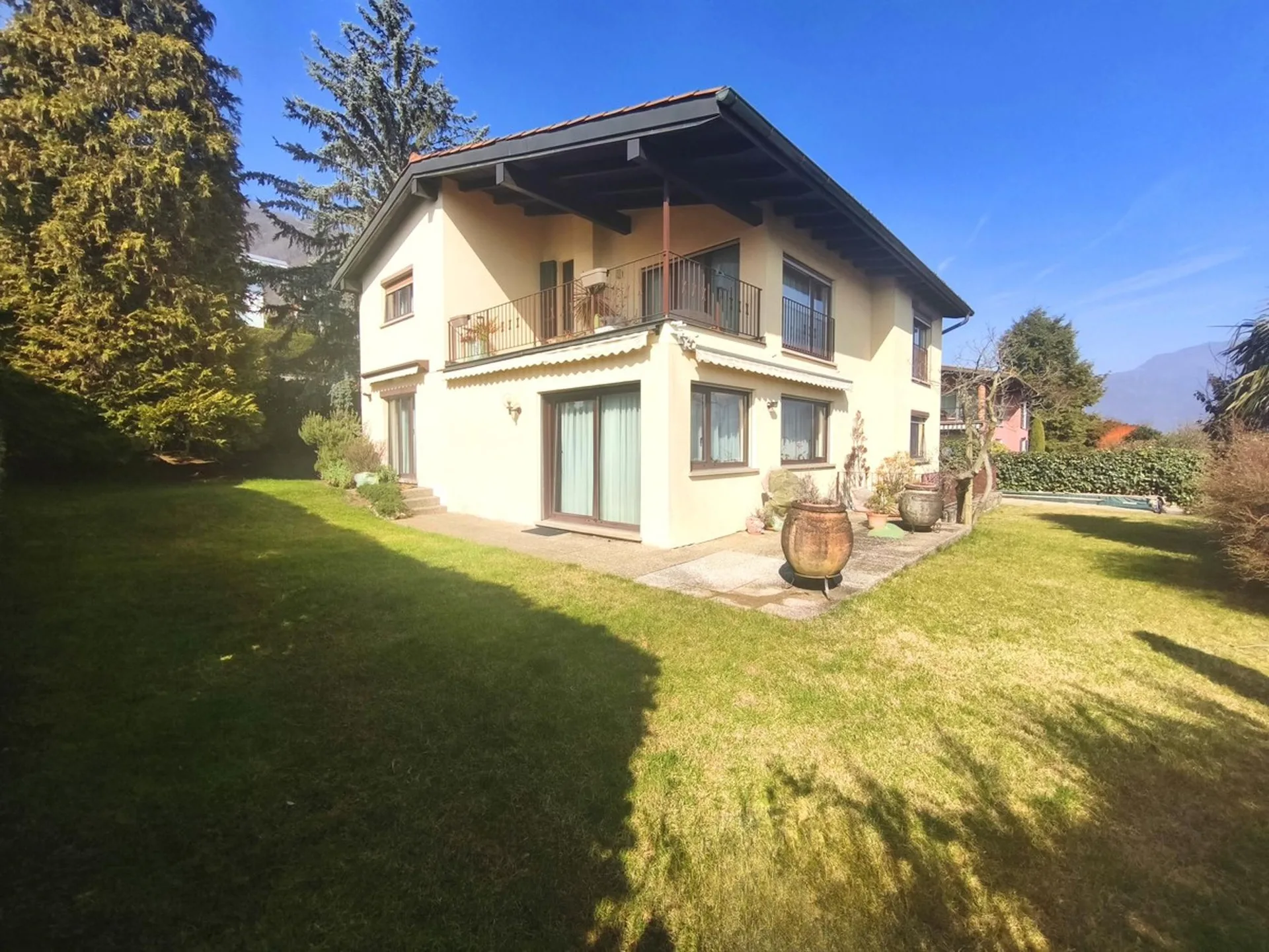 Prächtige 9-Zimmer-Villa in Manno, Tessin