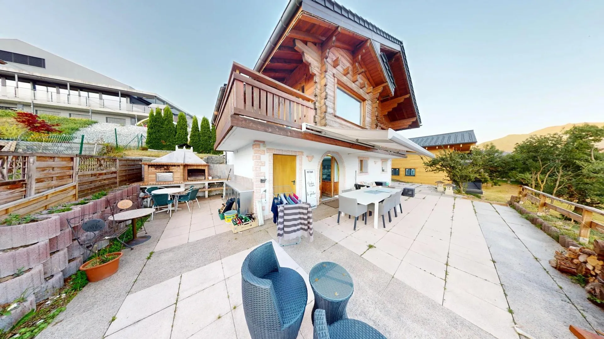 Magnificent Chalet mit 5,5 Zimmern und Panoramablick in einer Ferienresidenz