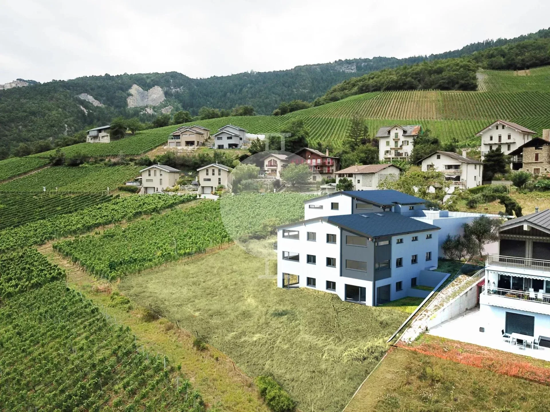 Zu verkaufen: Neuwertiges 2.5-Zimmer-Apartment in neuer Residenz in Venthône