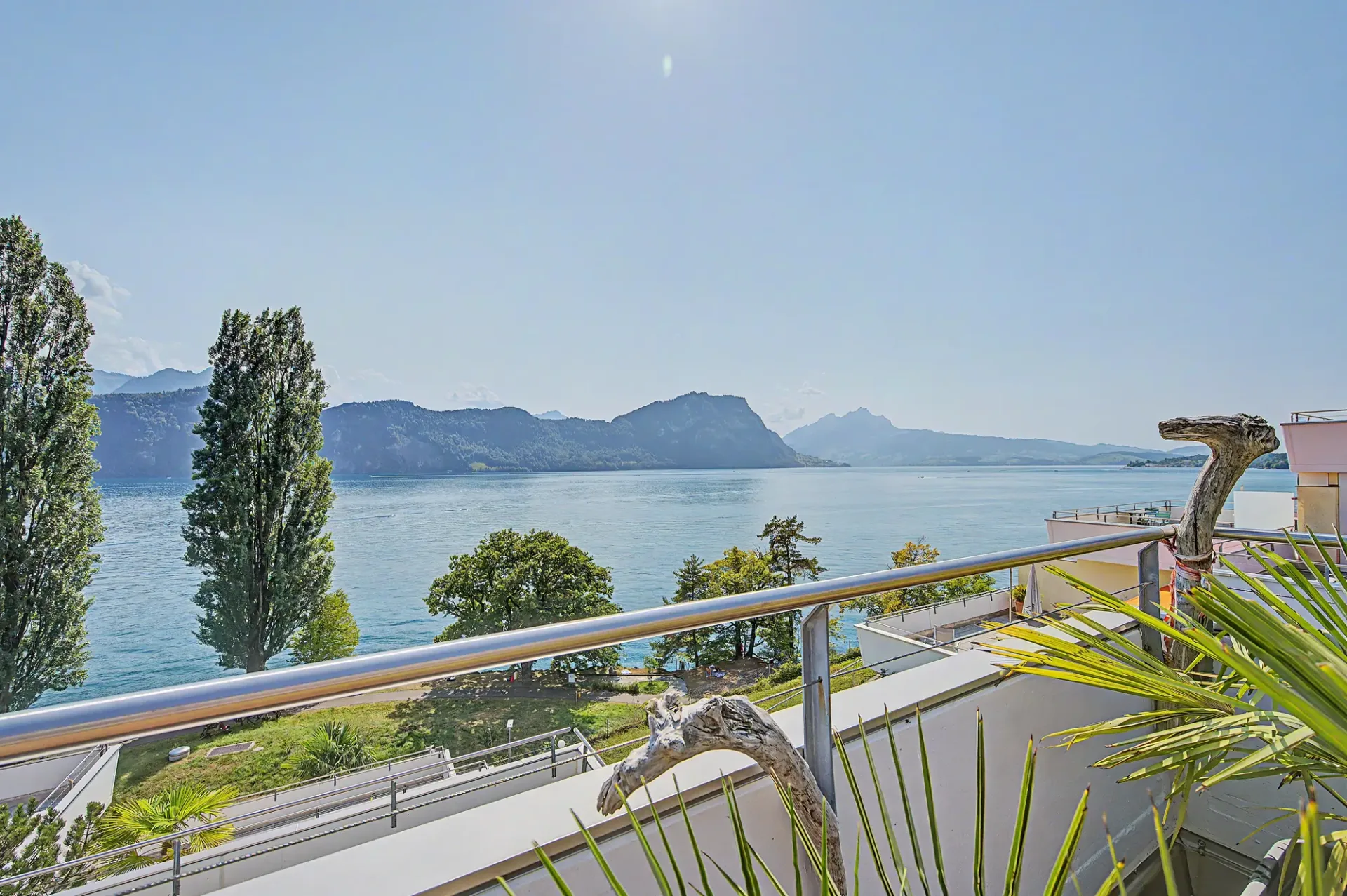 Terrassenwohnung mit traumhaftem Blick auf Vierwaldstättersee & Berge