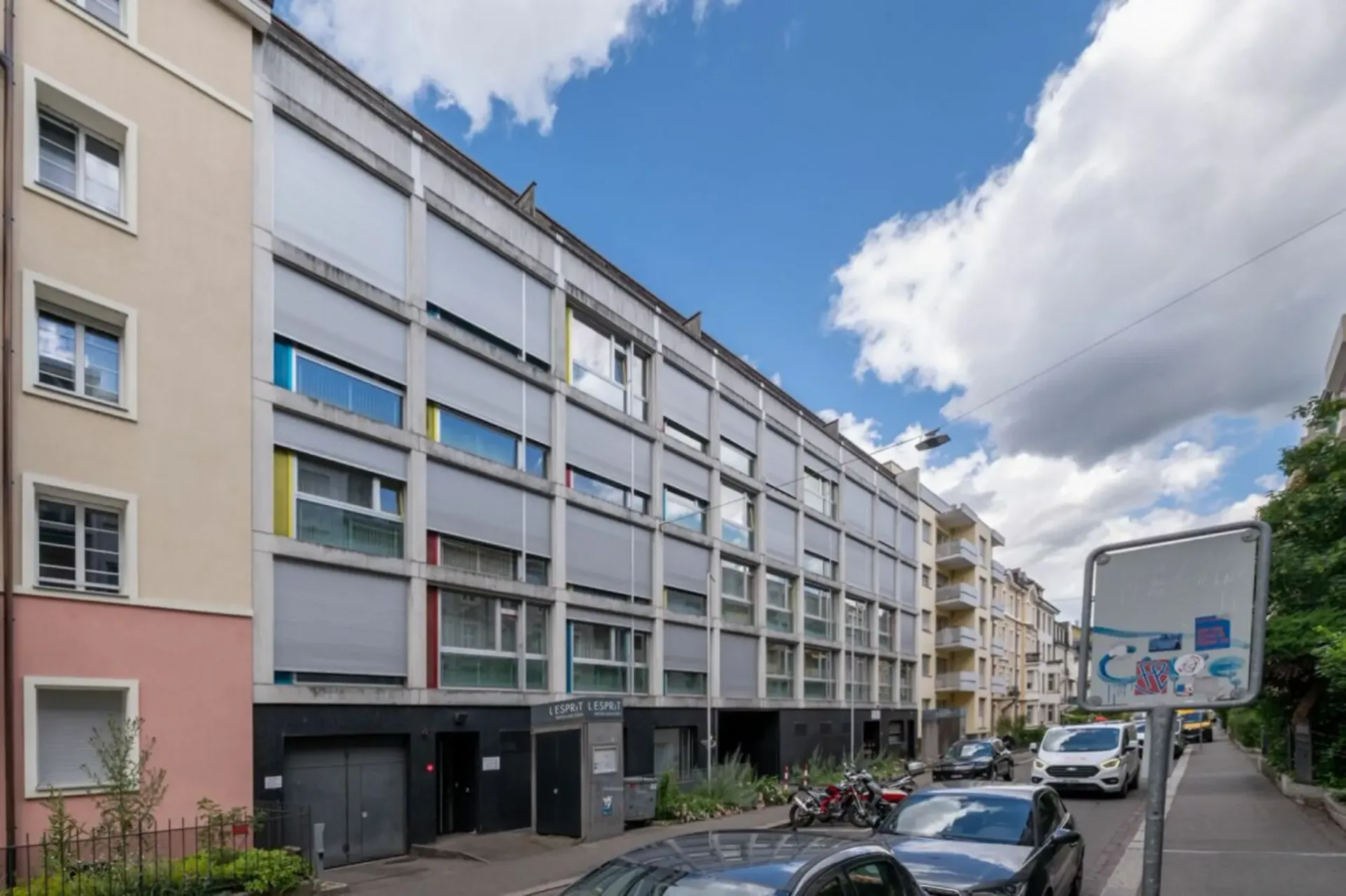 Einstellplatz im Gundeldingerquartier Nähe Bahnhof SBB (Elektromobilität vorhanden)