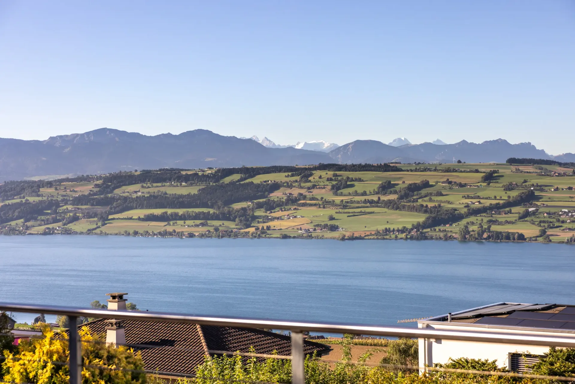 Wohntraum mit Garten und Seeblick