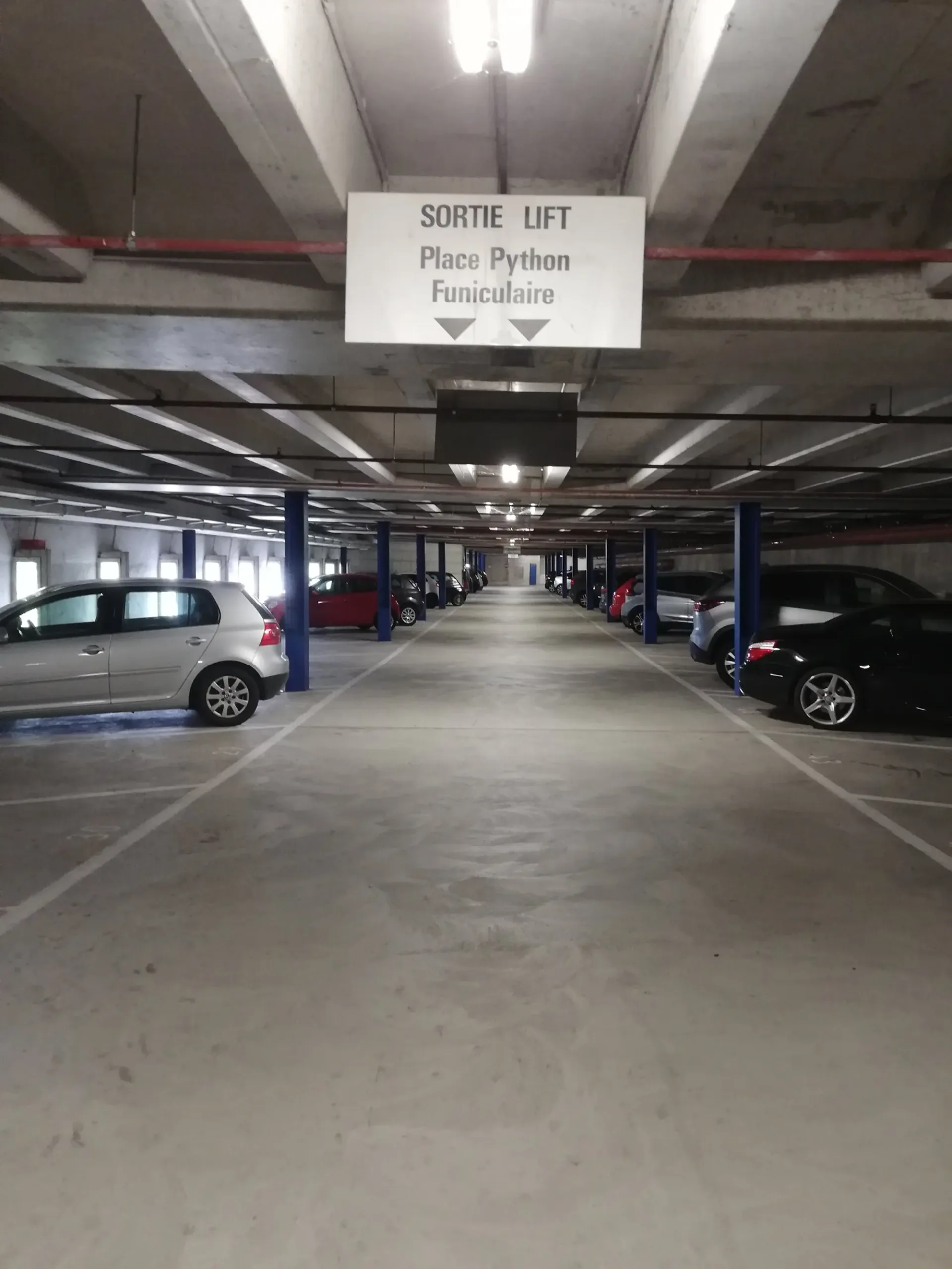 Parkplätze Parking des Alpes Ebene 0