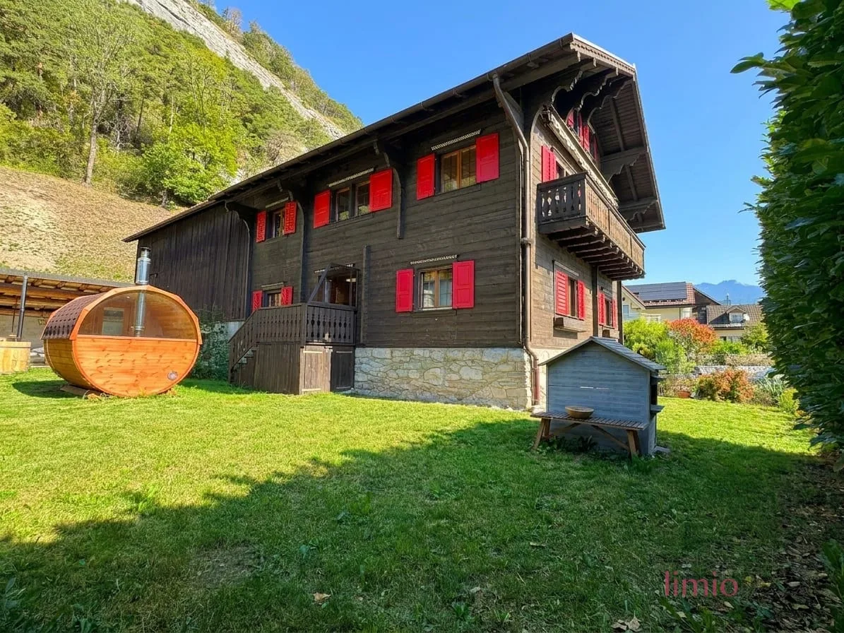 Large house in Chur-Haldenstein: 9 rooms, comprehensively renovated in 2026, as one house or two apartments