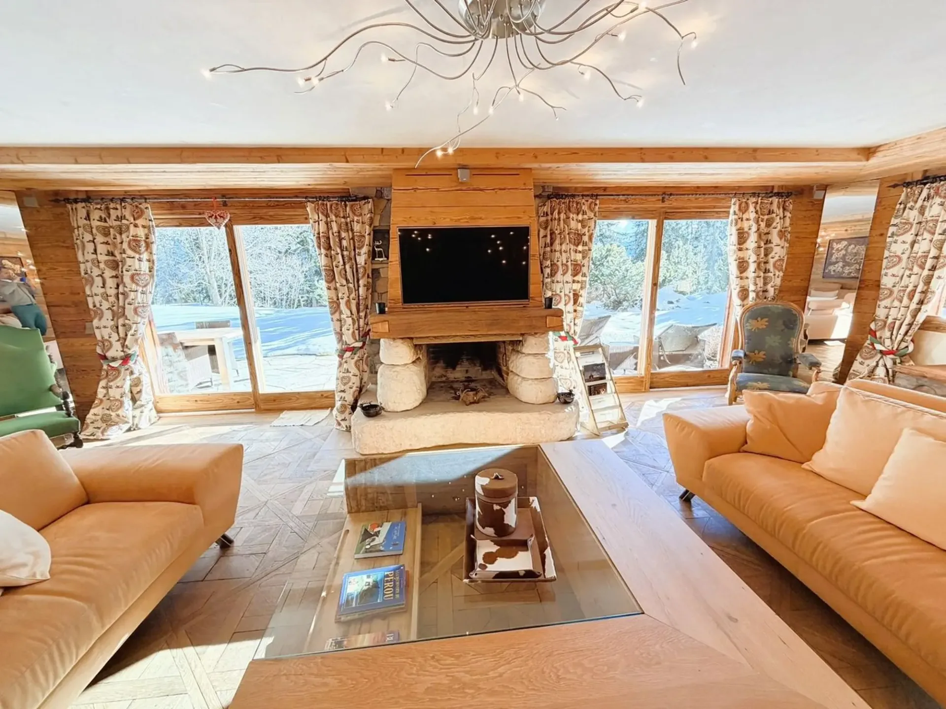 Superbe 4,5 Zimmer Wohnung, geräumig & hell - Hochwertig - Wellnessbereich - Gut gelegen (Ski-in/Ski-out)