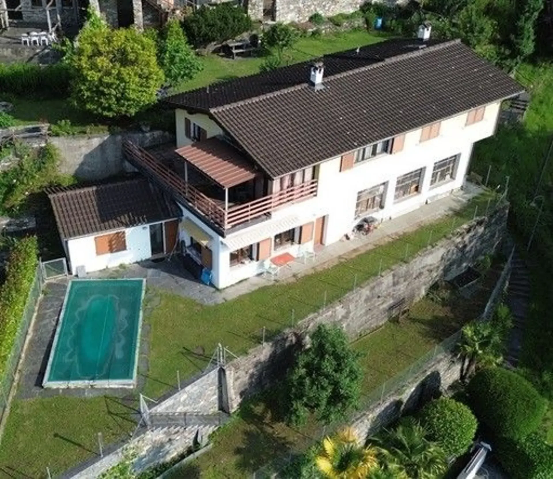 Single-family house with lake view
