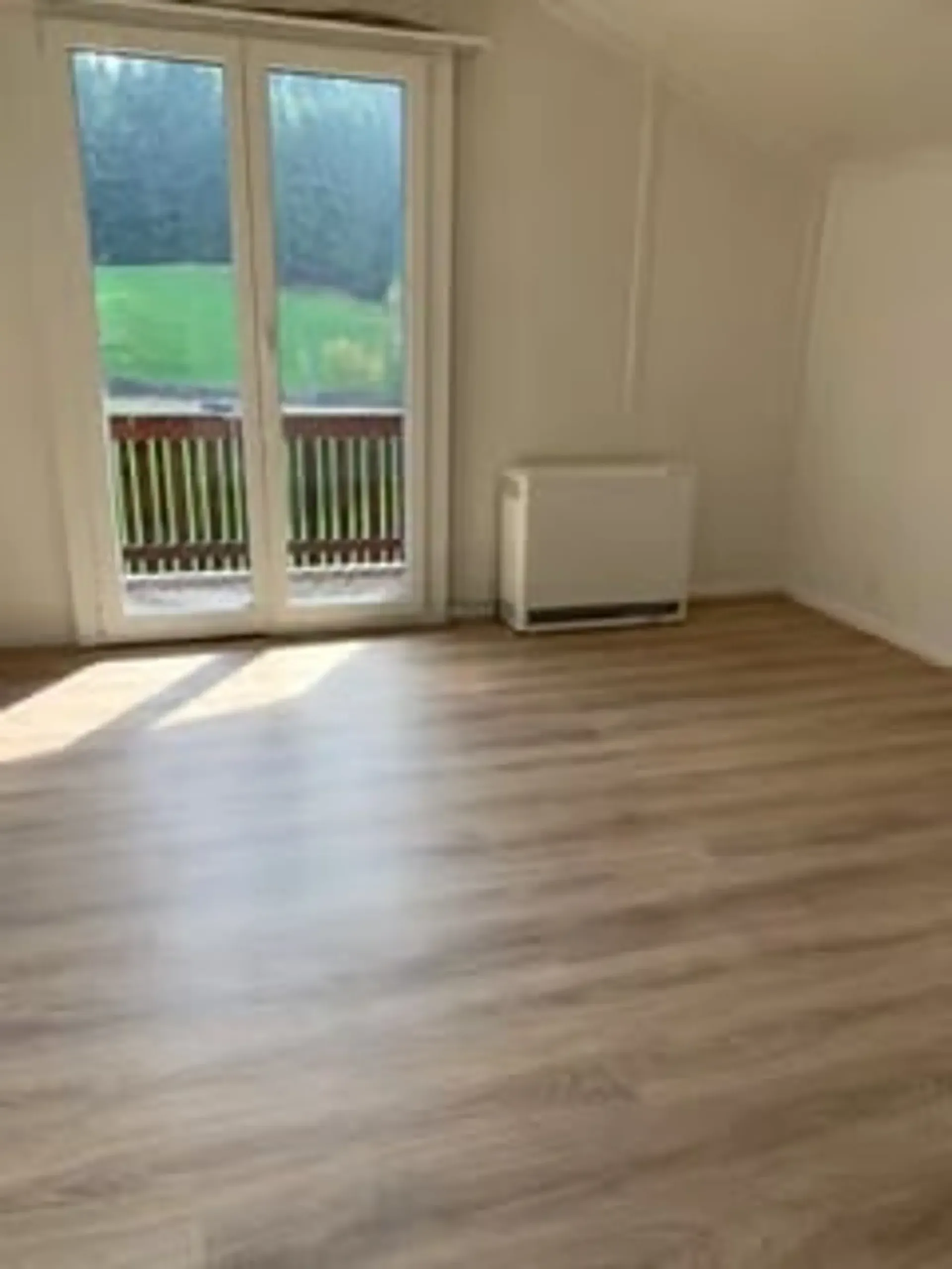 Helle 3-Zimmer-Wohnung mit Balkon in Heimberg