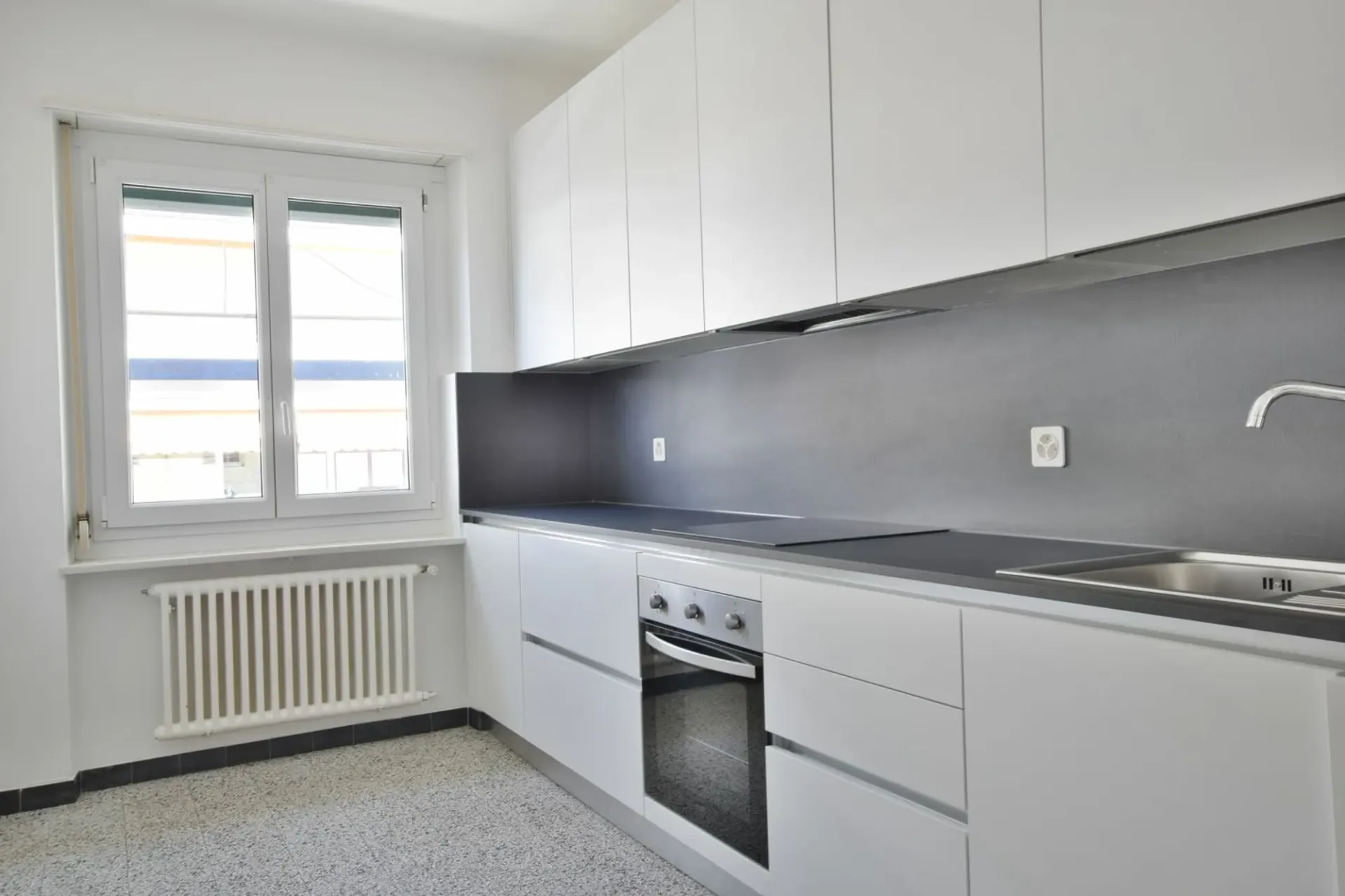 Zu vermieten teilweise renovierte 3,5-Zimmer-Wohnung