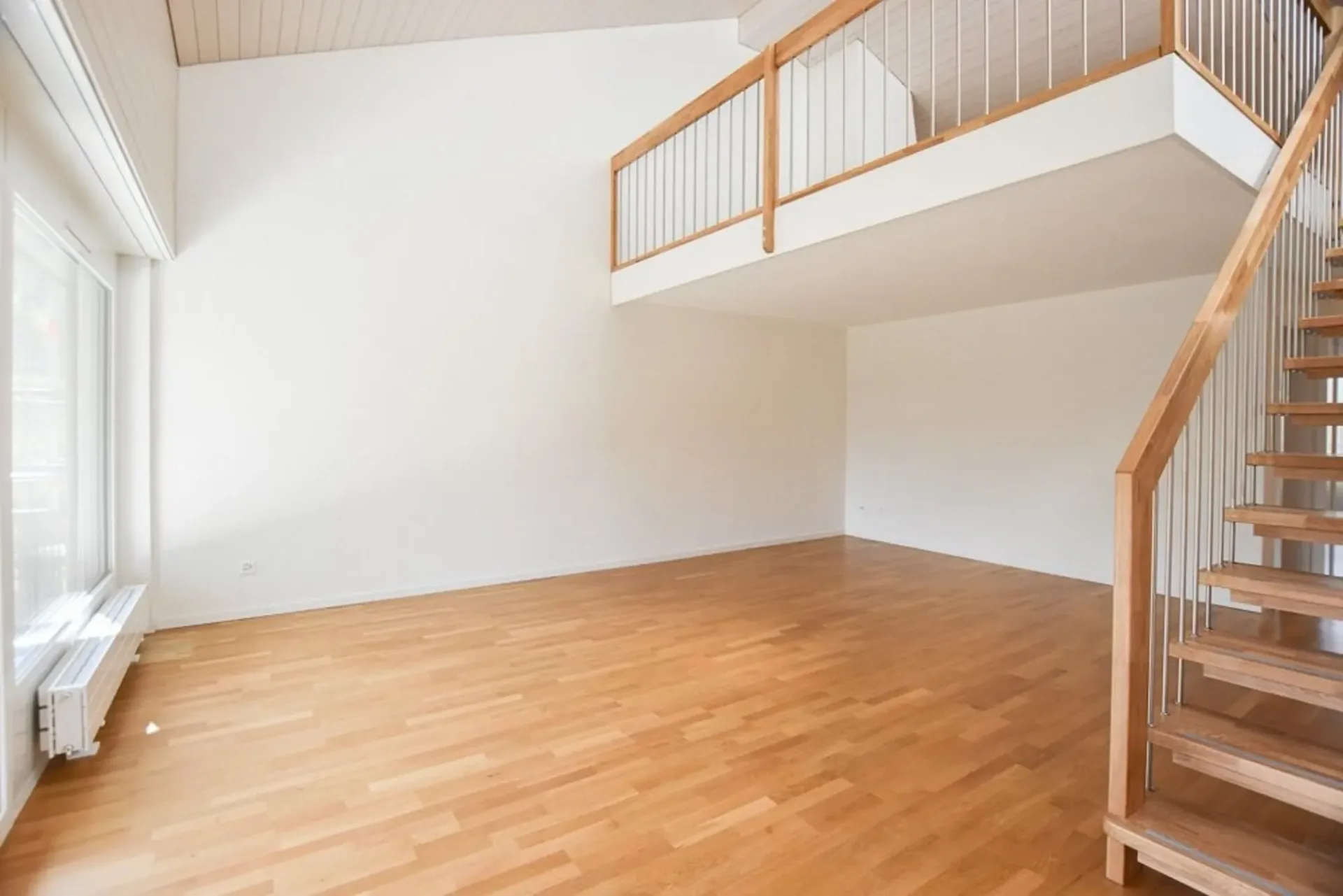 Sanierte 3.5-Zimmerwohnung mit Galerie zu vermieten
