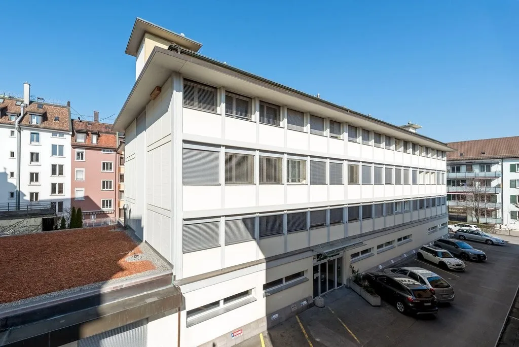 Place de stationnement dans la cour intérieure