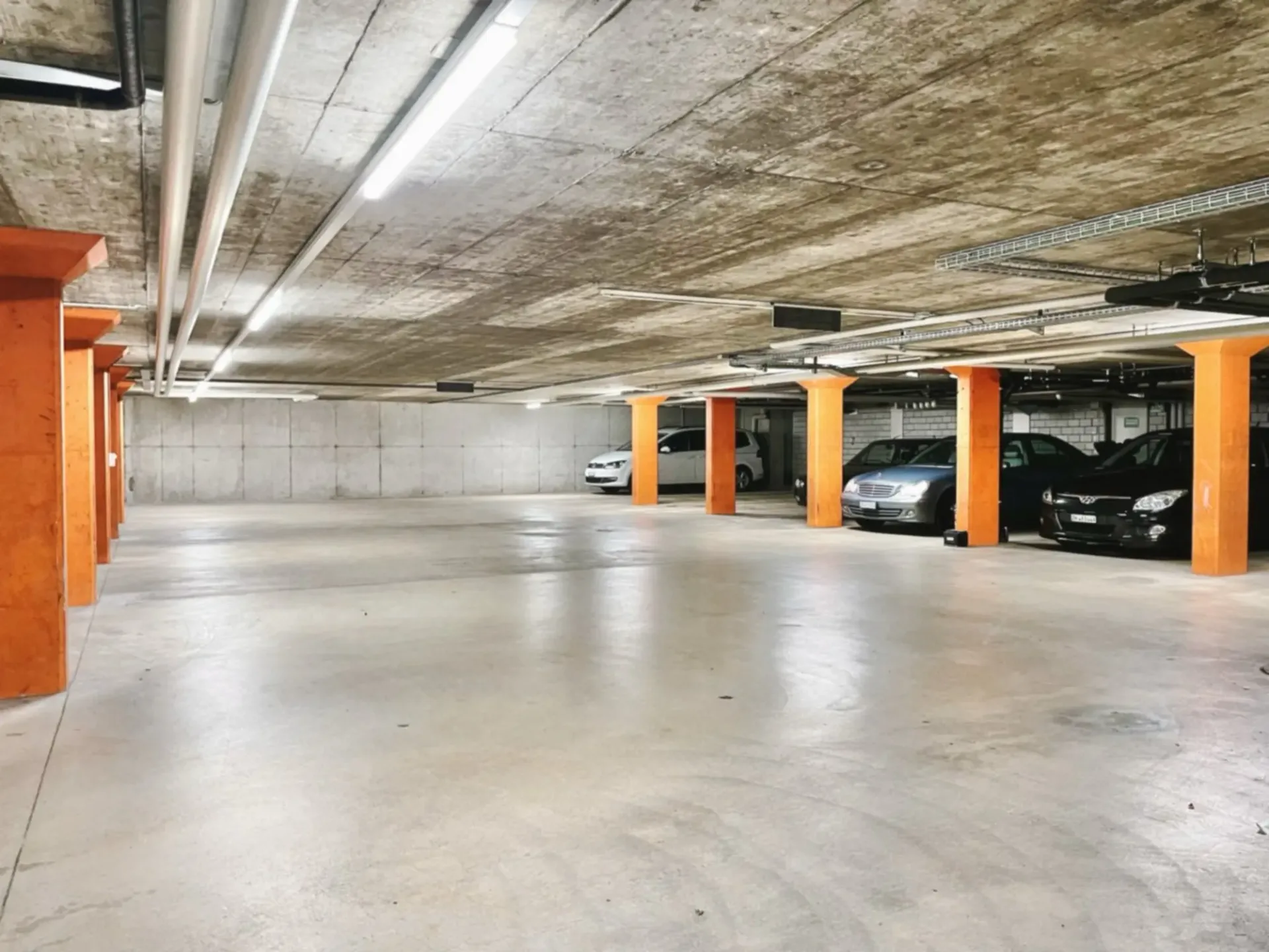 Tiefgaragenplatz direkt beim Coop