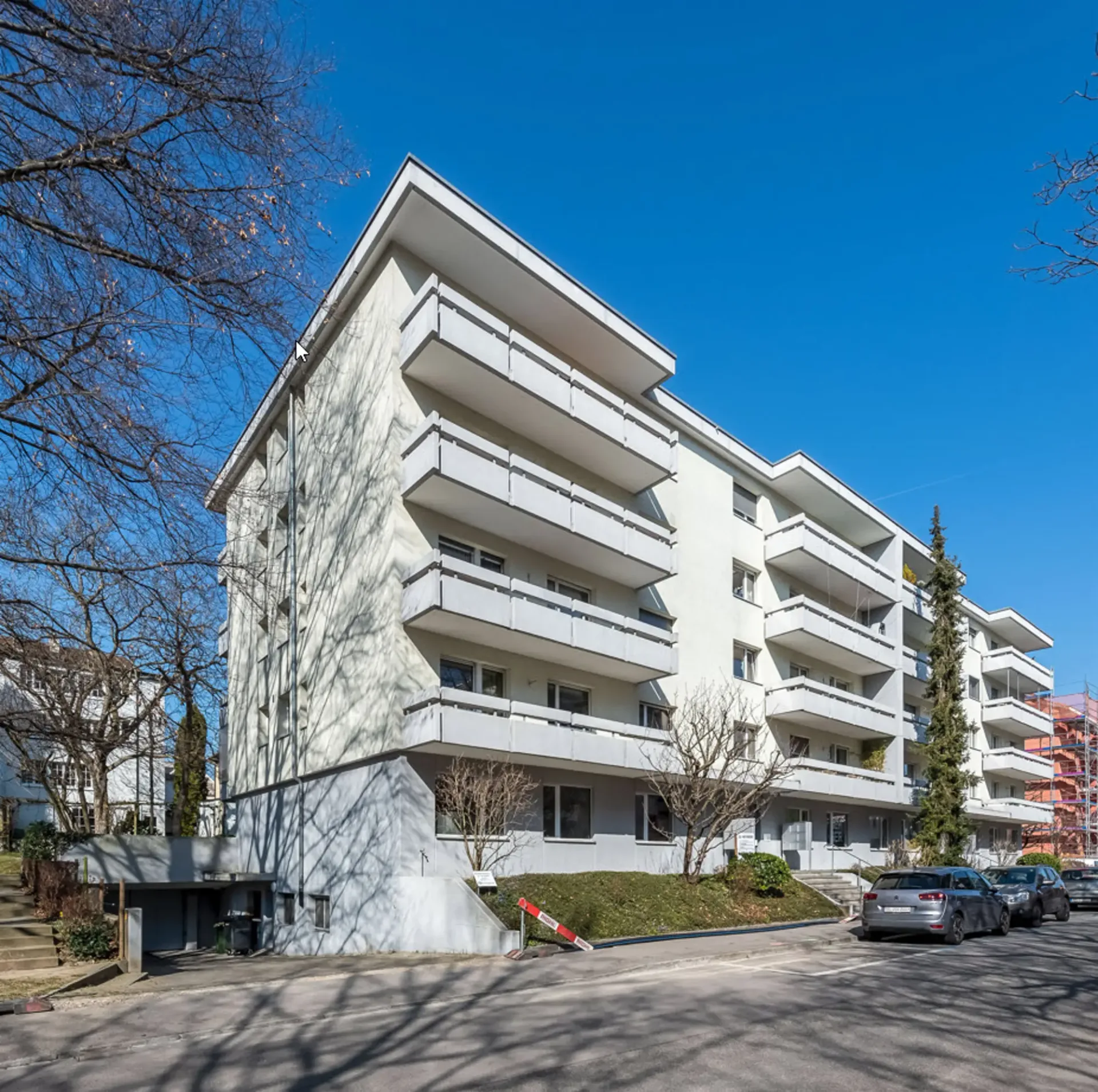 Einstellhallenplätze zu vermieten