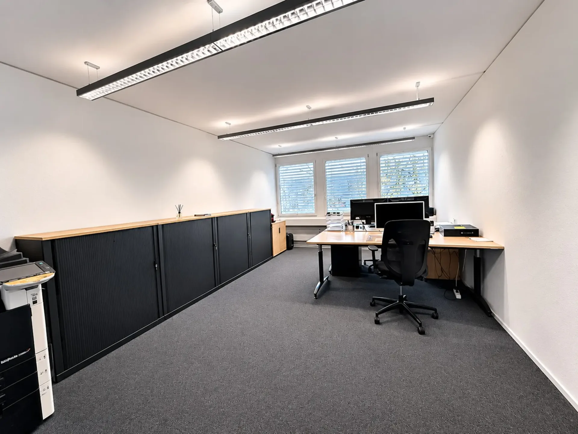🏢 Moderne Coworking-Werkplatz | CHF 699/Monat | Chamerstrasse 176 Zug | Verfügbar ab sofort