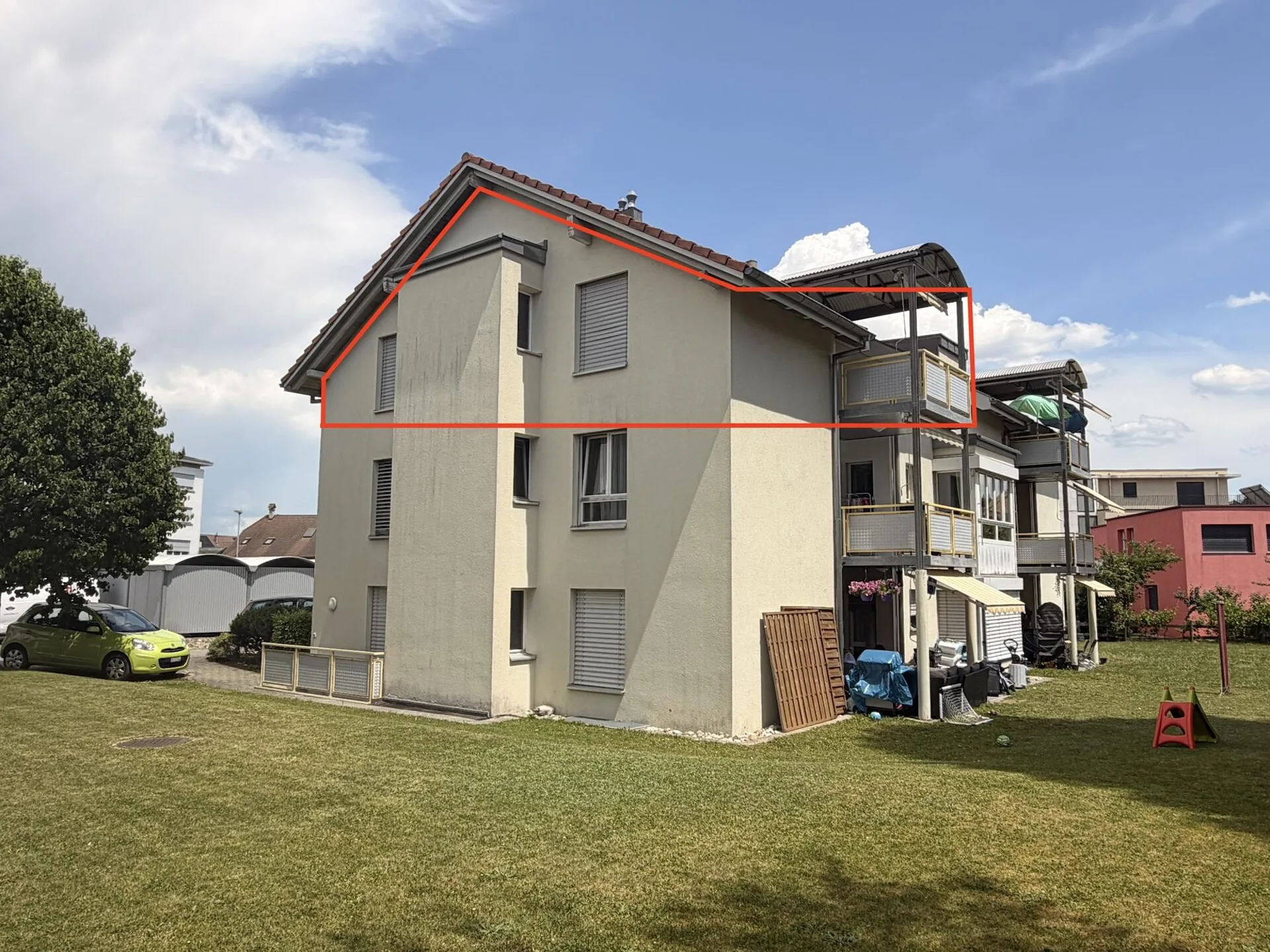 Helle 4.5-Zimmer-Dachwohnung mit Balkon