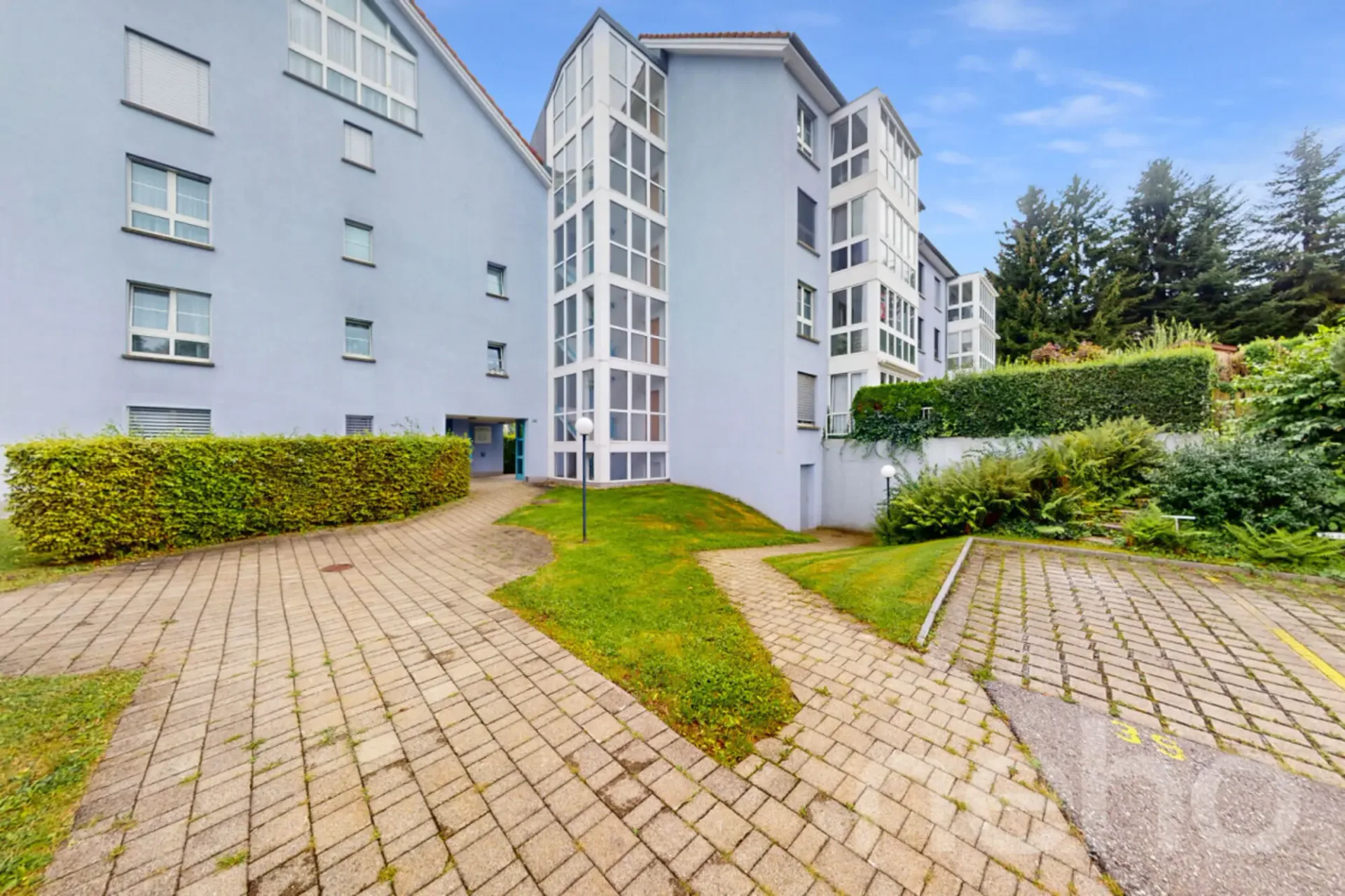 Charmante 3.5-Zimmer-Wohnung mit Wintergarten & Cheminée in Wittenbach