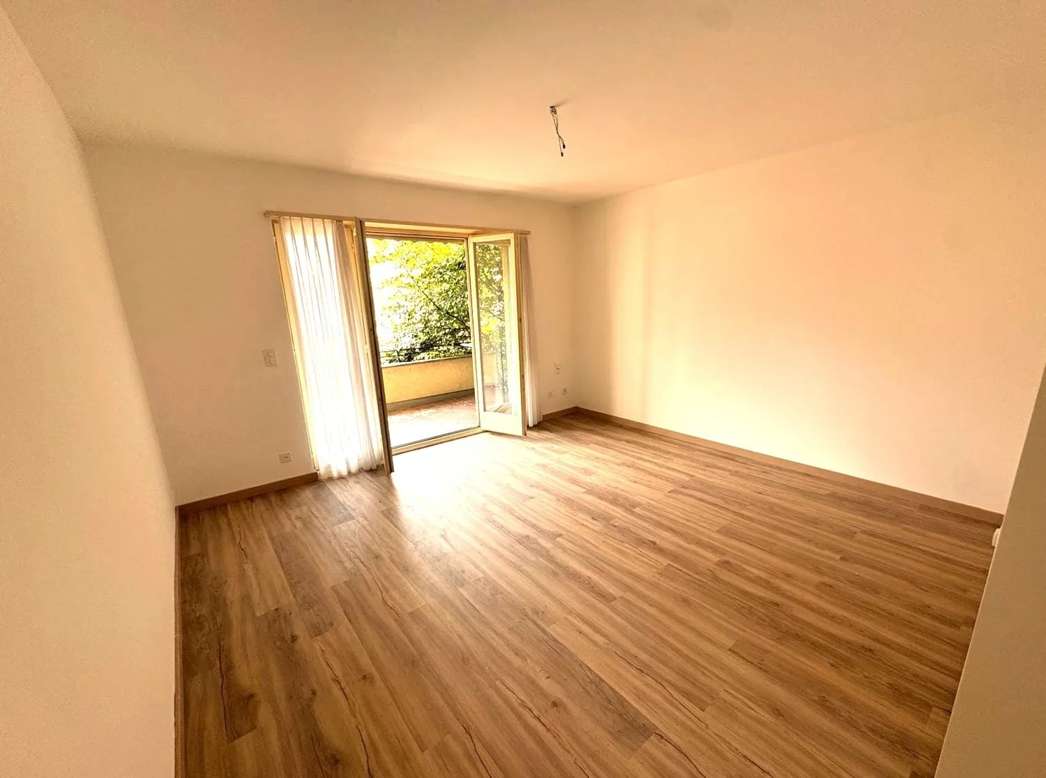 Viganello: 3,5-Zimmer-Wohnung mit Terrasse renoviert