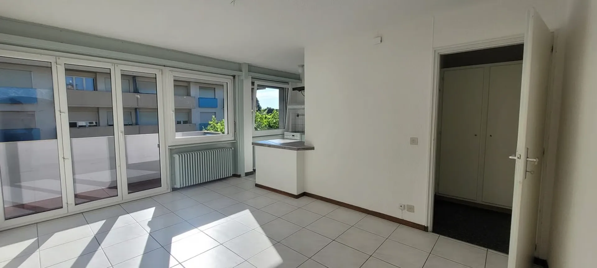 Helles Studio mit Balkon in Neuchâtel