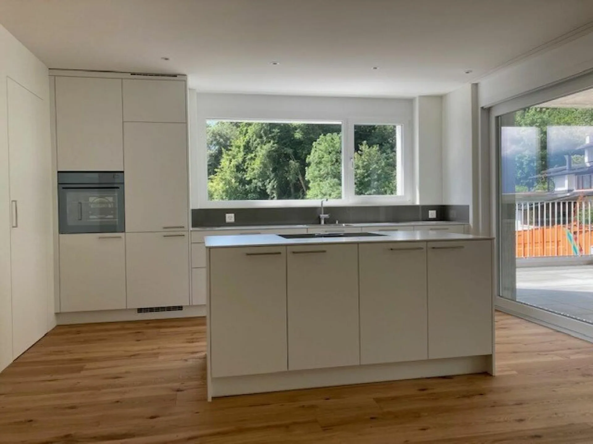 Grosszügige, helle 4.5 Zimmer-Eigentumswohnung Maisonette mit Mietverhältnis
