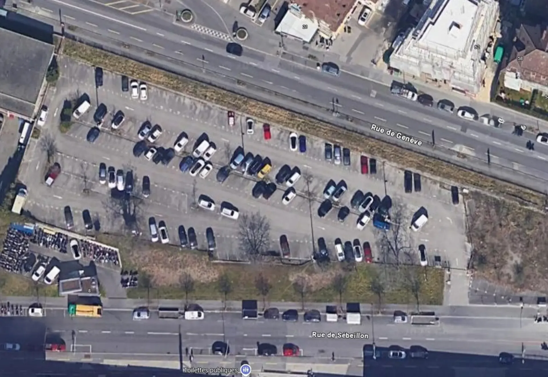Außenparkplatz in der Nähe von Flon