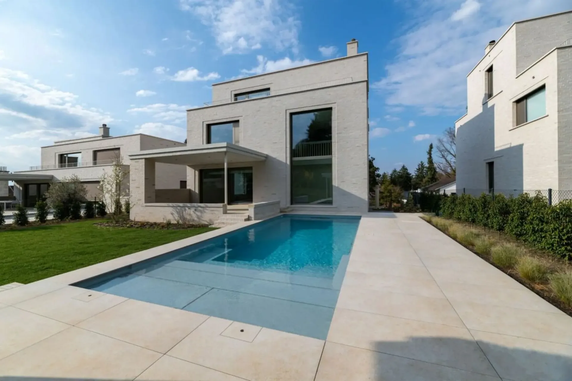Exklusiver Neubau bezugsbereit - Exclusive new-build ready to move into