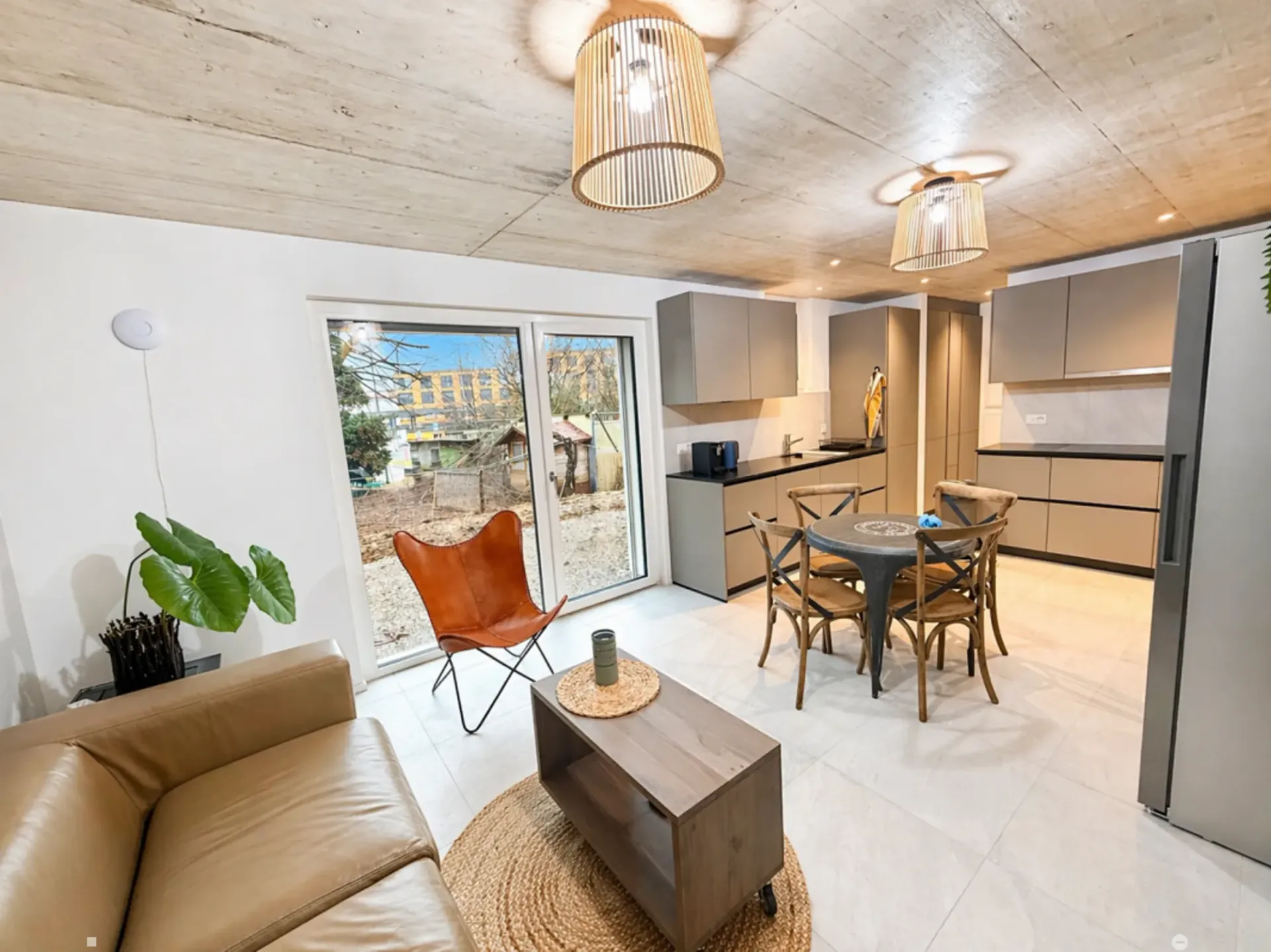 Neue luxuriöse Wohngemeinschaft - Möblierte Zimmer mit Balkon und Terrassen, 2 Schritte vom Bahnhof Châtel-St-Denis entfernt