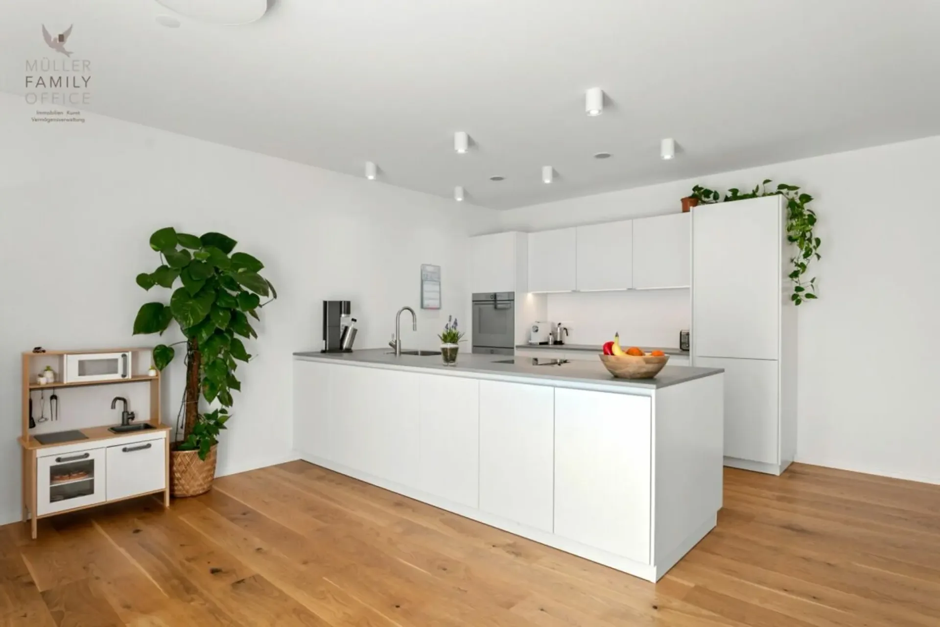 Neuwertige 5 1/2 Zimmer-Minergie-Wohnung mit grossem Balkon und hochwertigem Ausbau