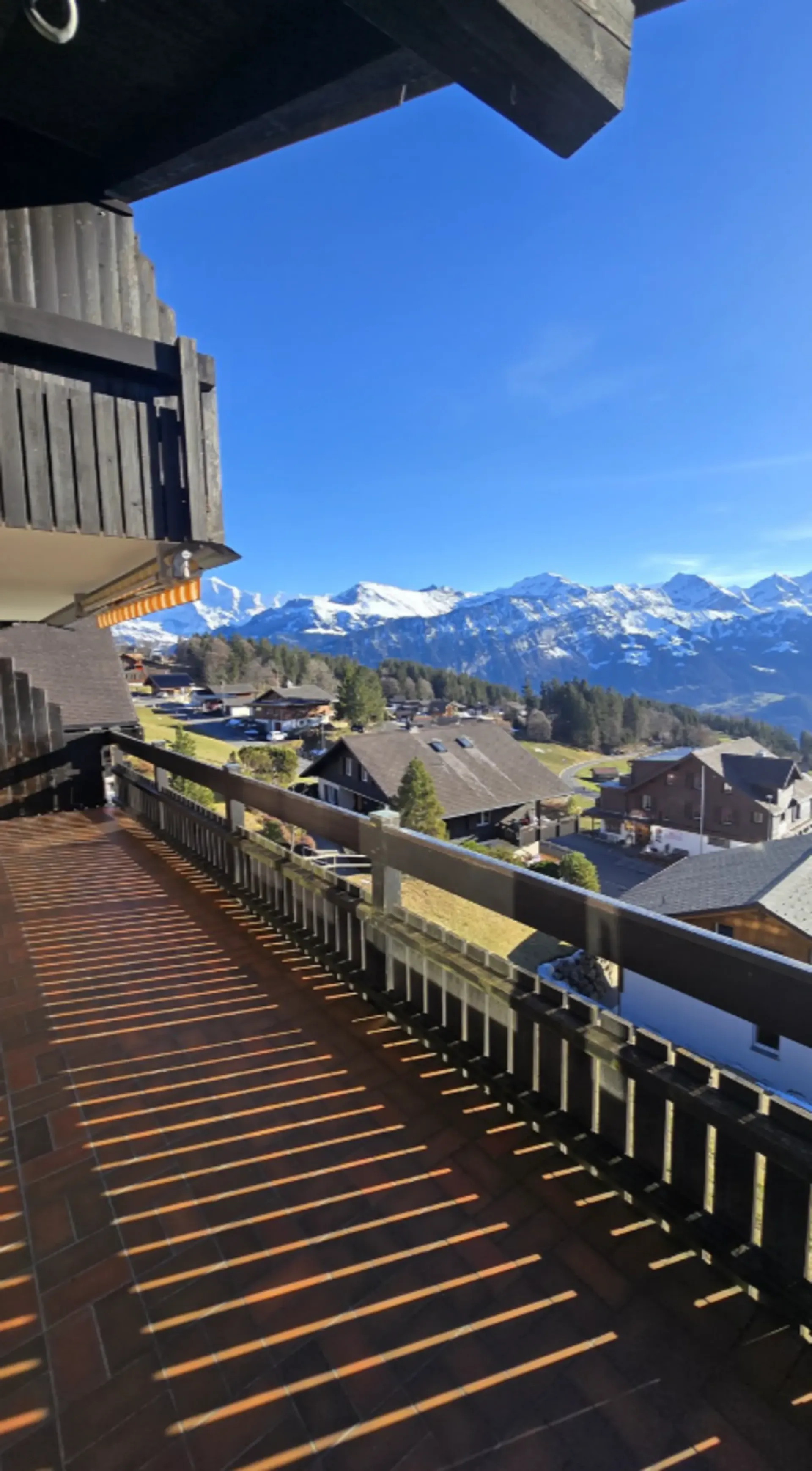 Grosszügige 3-Zimmer-Wohnung mit traumhafter See- und Bergsicht