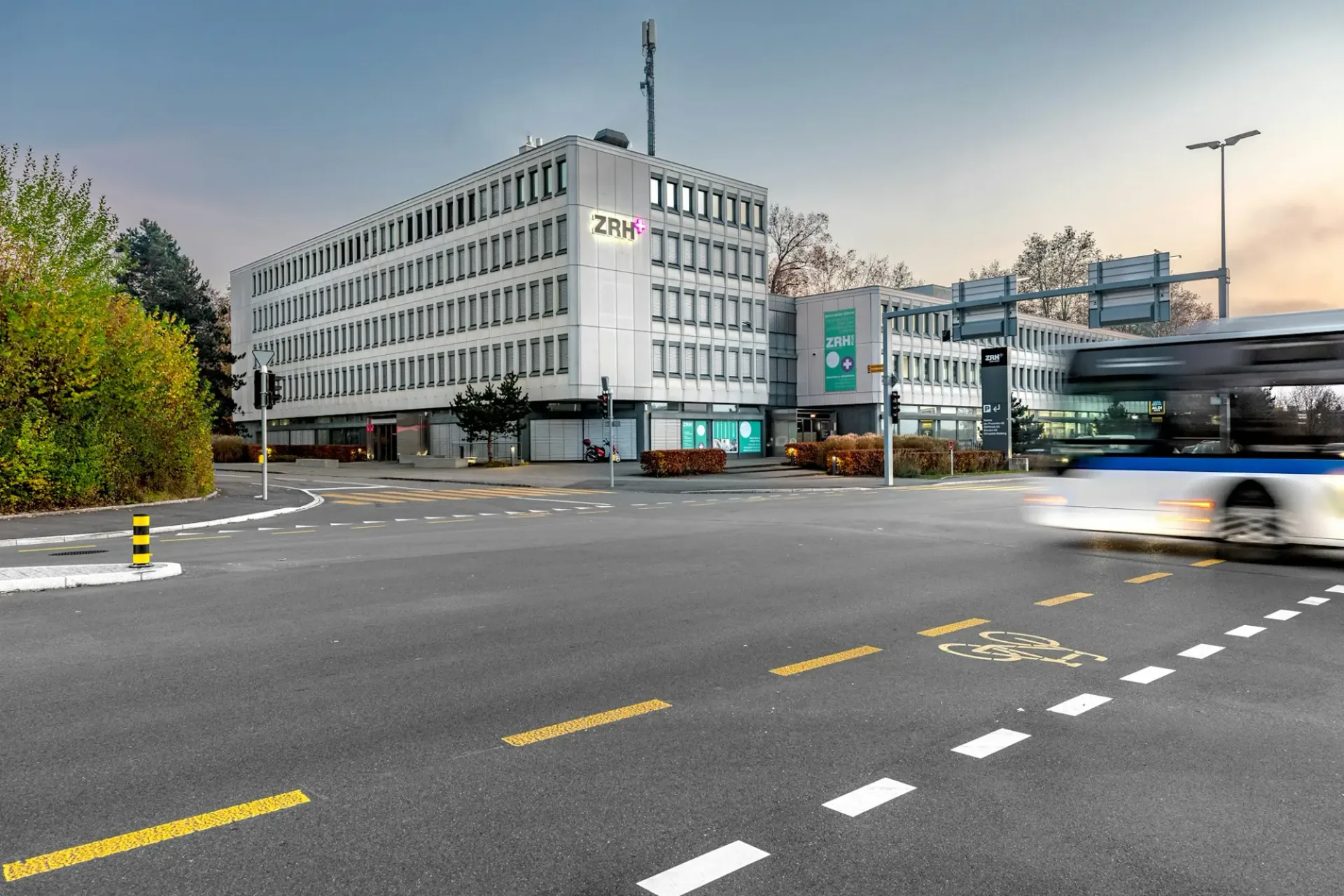 Ihre neuen Büro/Labor/Praxisfläche in nur 4 Fahrminuten mit dem ÖV vom Flughafen ZRH entfernt