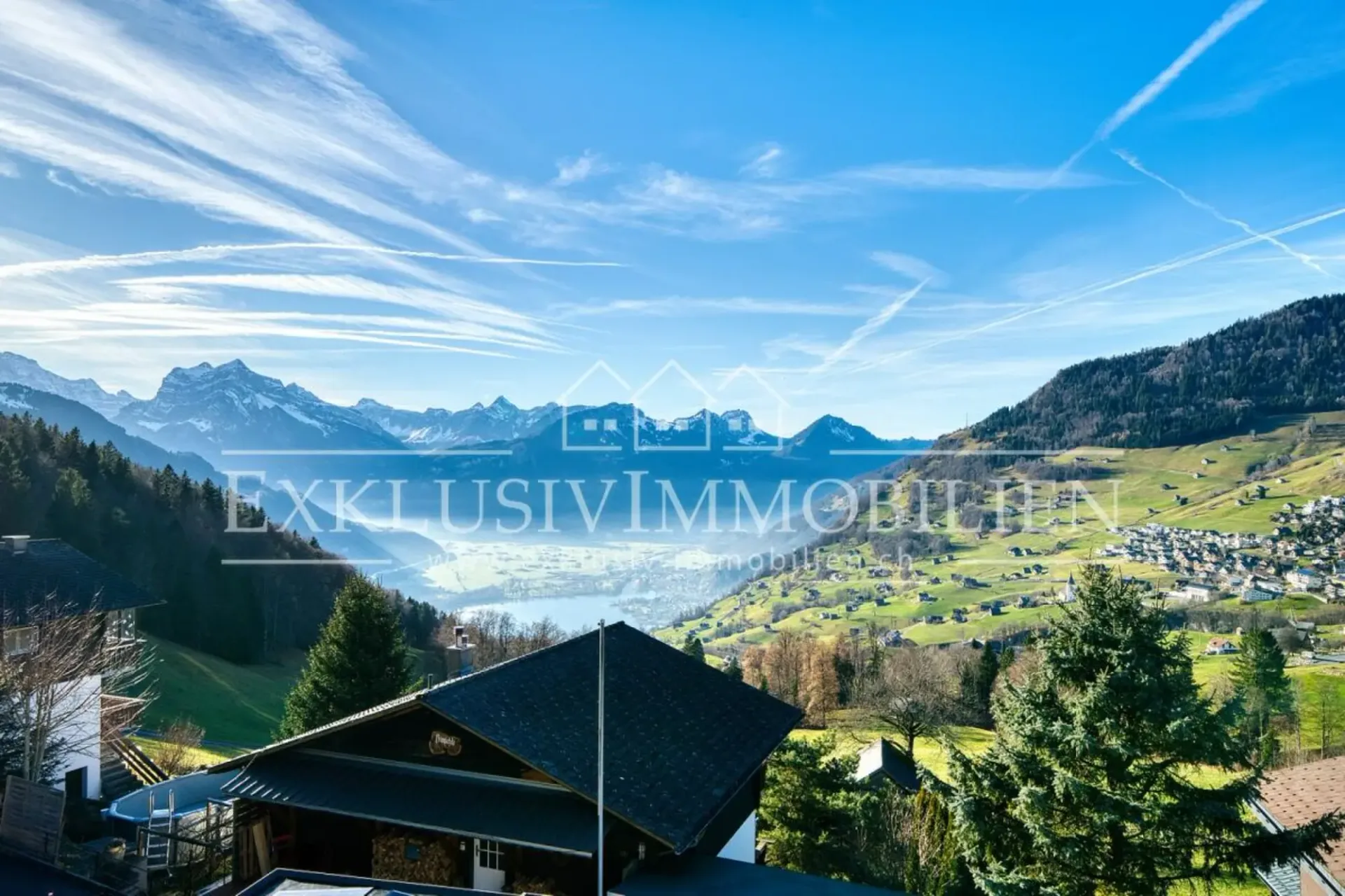 Idyllisches Einfamilienhaus mit Wintergarten und traumhaftem Walenseeblick