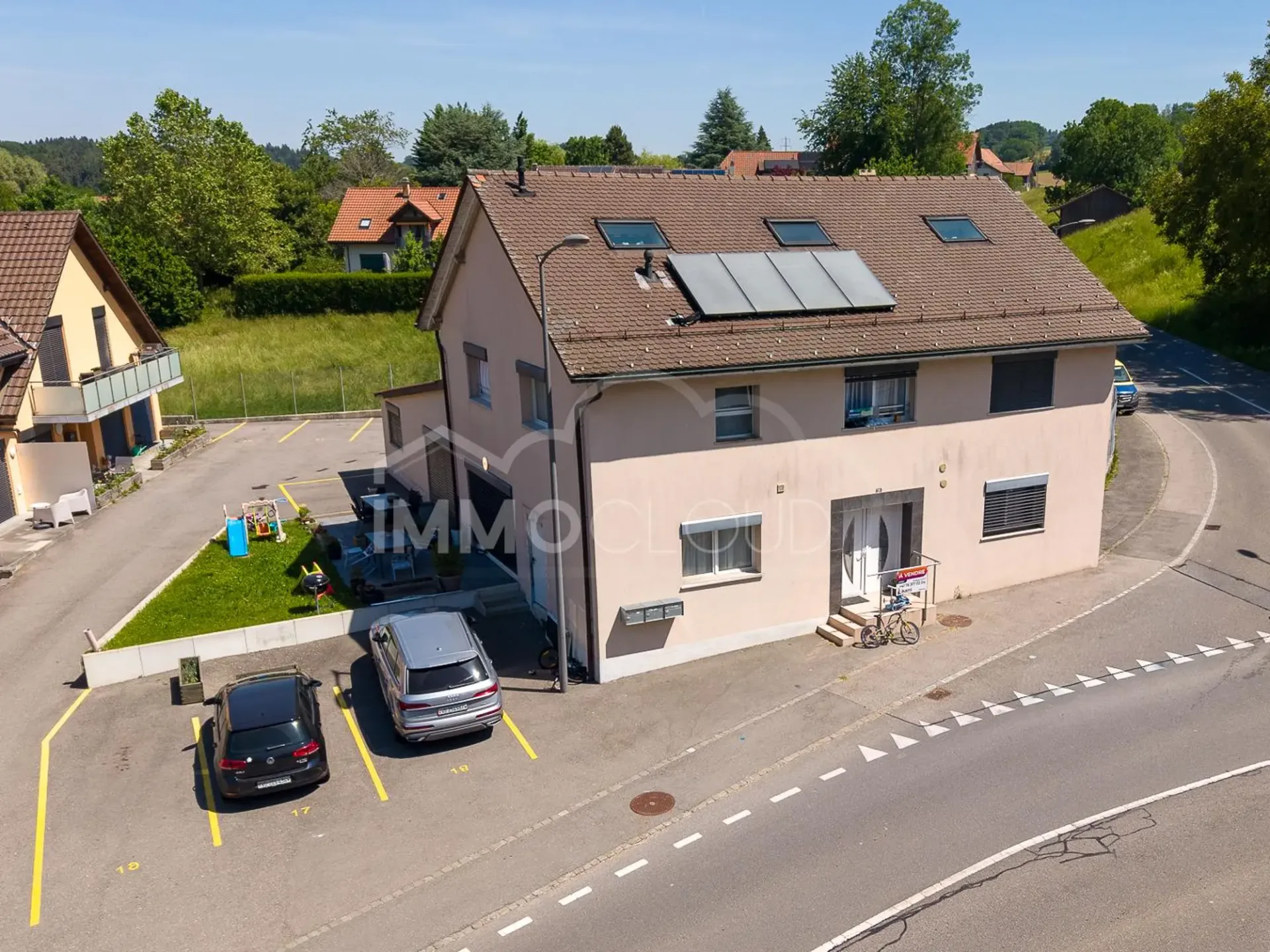 Renoviertes Mietshaus mit Entwicklungspotenzial