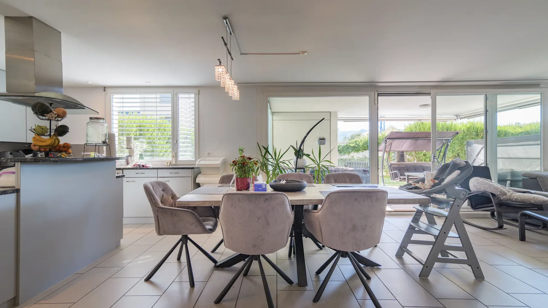 Einmalige 5.5-Zimmer-Gartenwohnung in Würenlos
