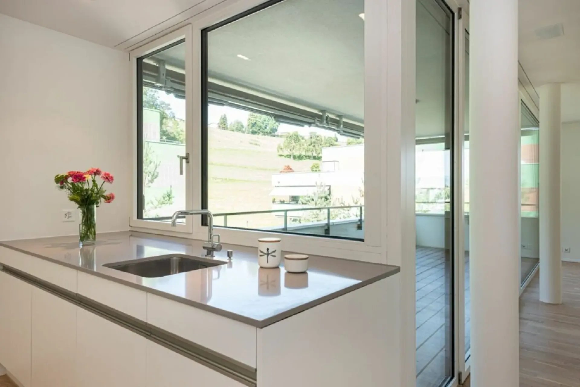 Raum für die ganze Familie: 5.5 Zimmer über dem Limmattal