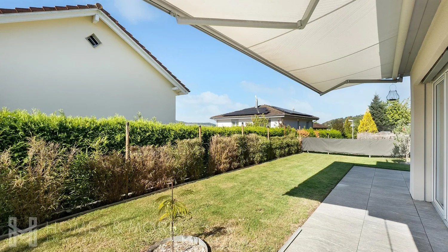 MODERN - MIT VIEL RAUM, PRIVATEM GARTEN UND WELLNESSBEREICH