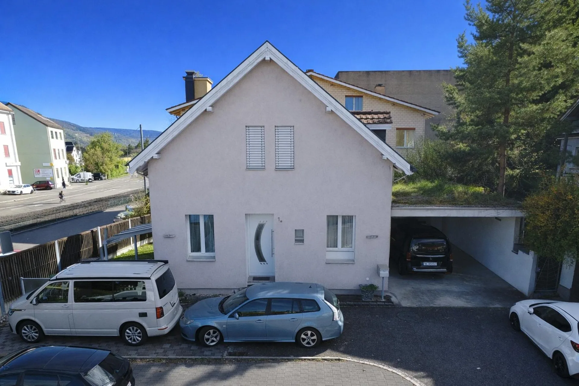 Freistehendes Einfamilienhaus an zentraler Lage in Münchenstein