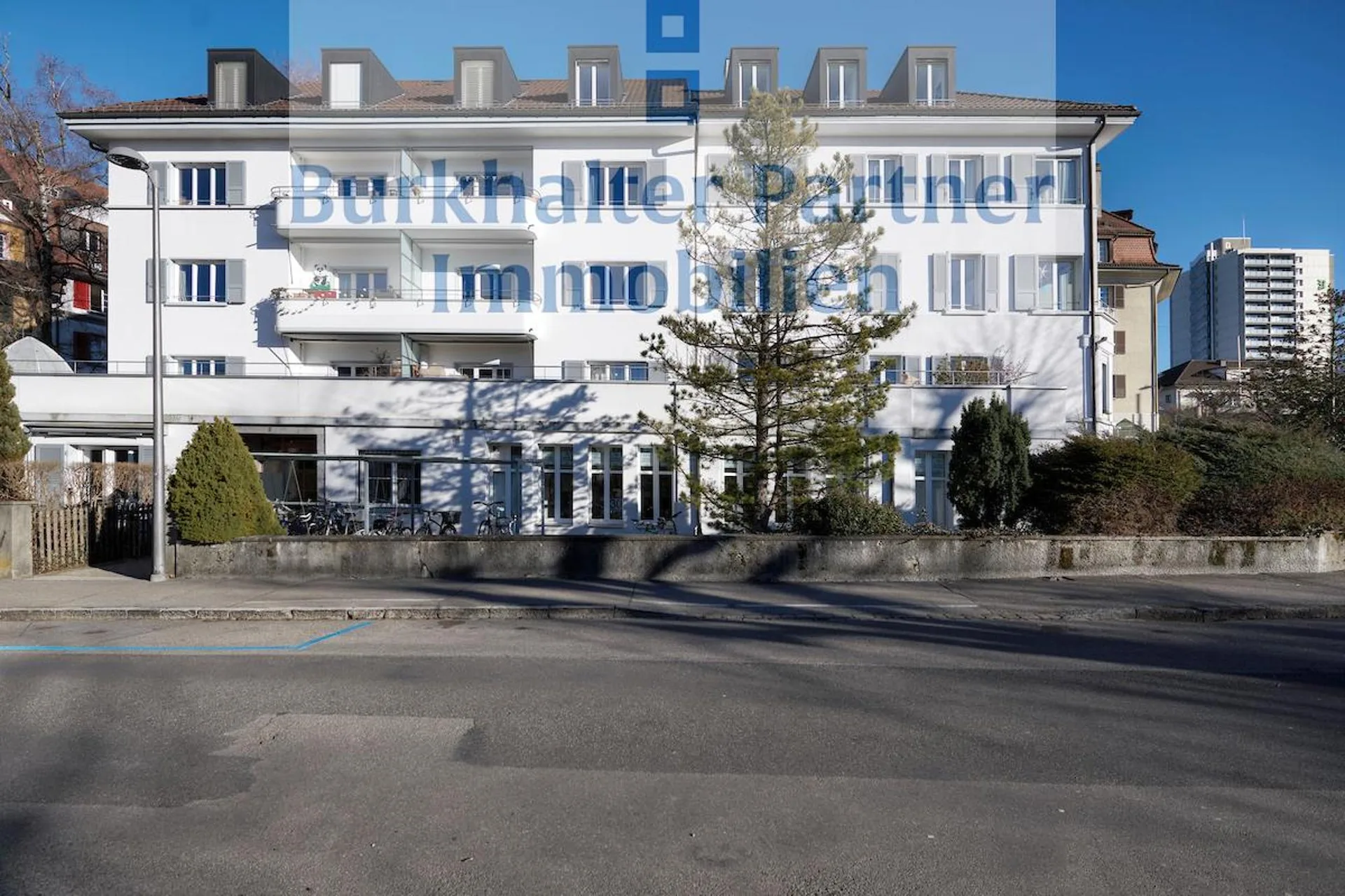 Beautiful attic apartment with gallery in the front Länggasse!