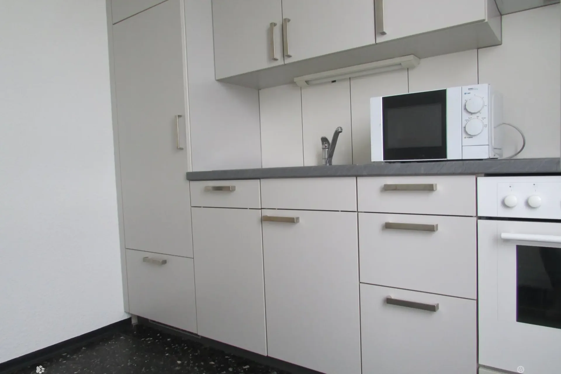 Moderne Wohnung mit Blick auf das Stadtzentrum