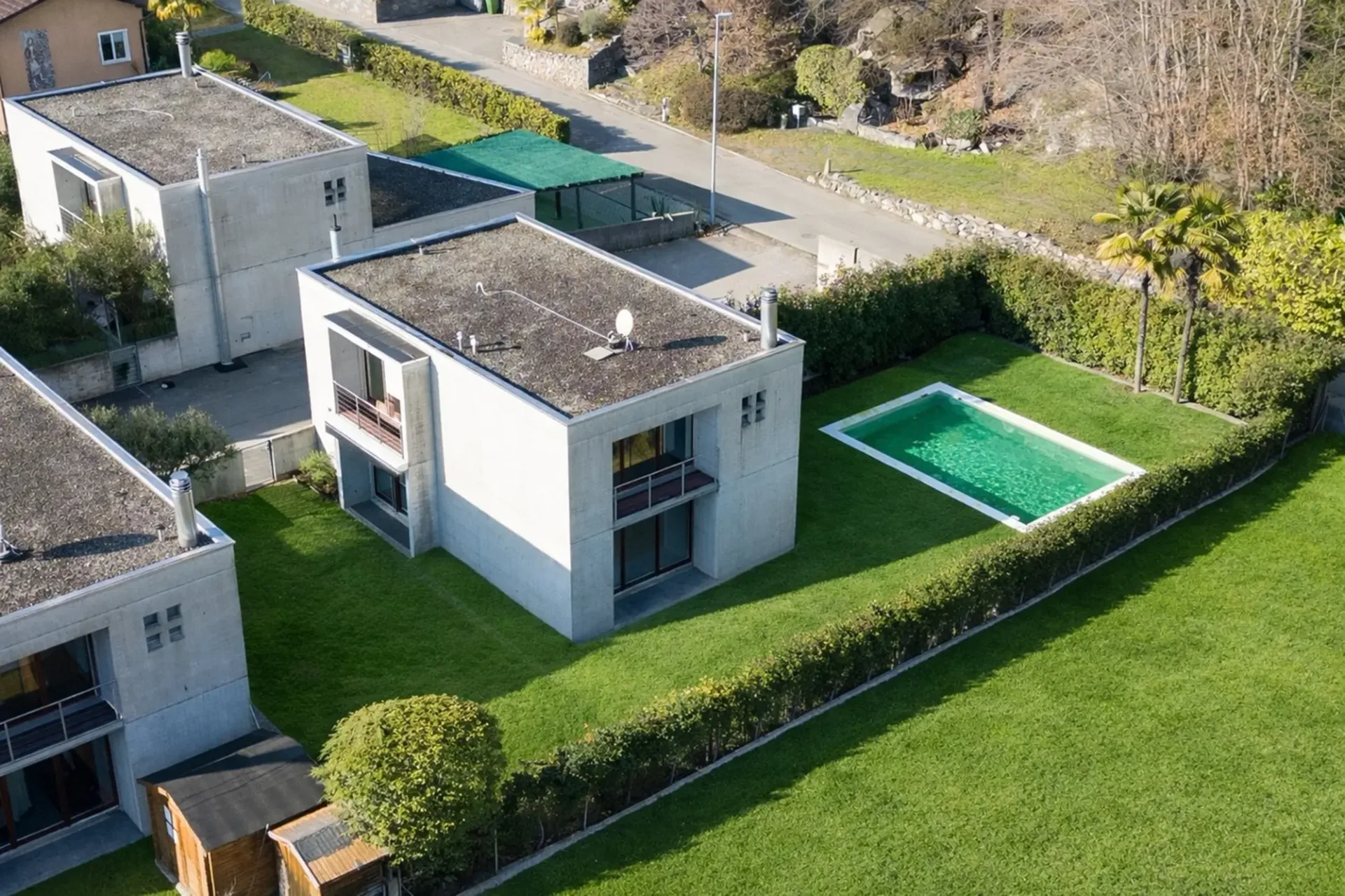 Casa unifamiliare con piscina a Minusio  / Villetta mit Pool