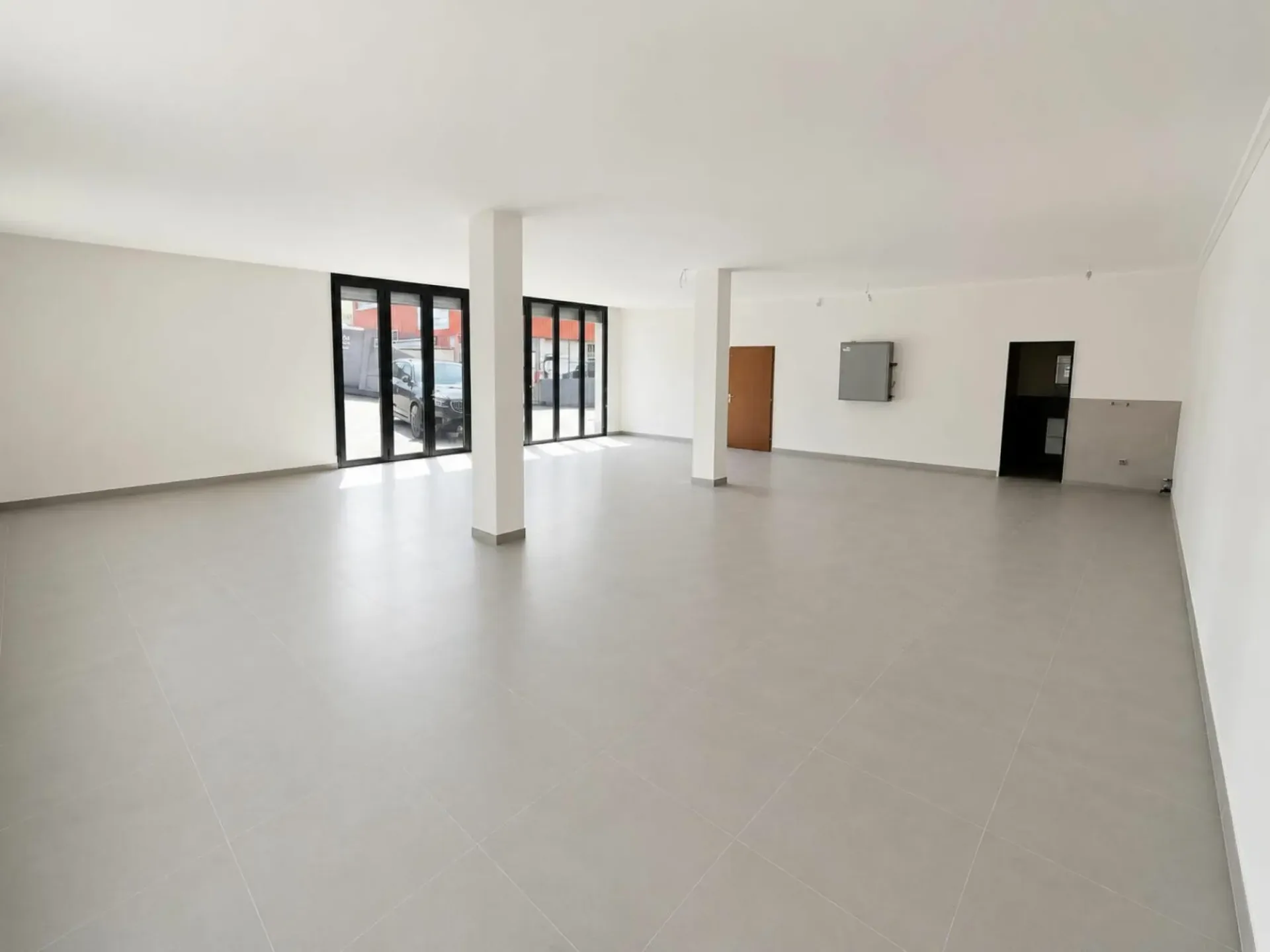 Gewerbelokal mit Halle und Krananlage zu vermieten