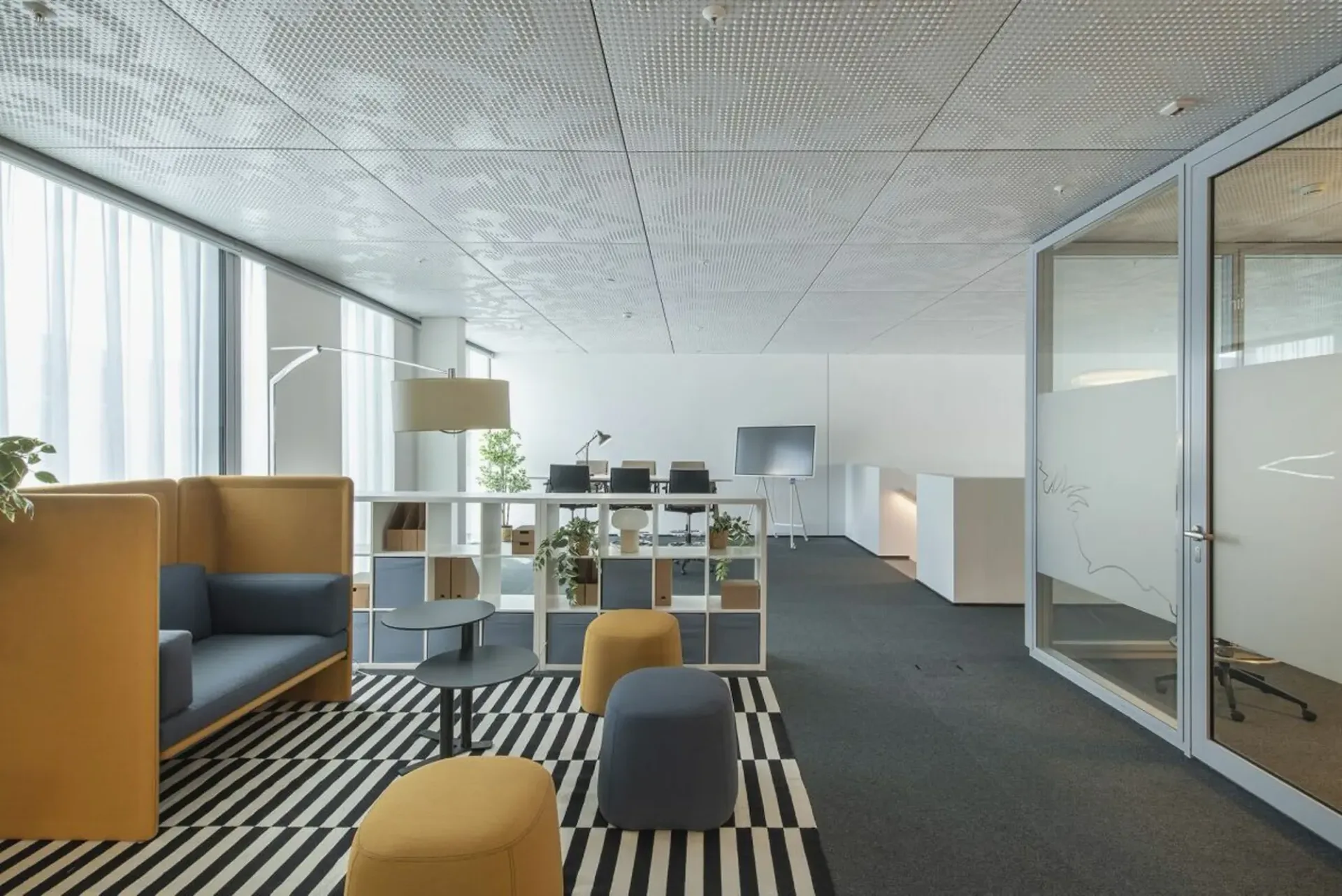 Business House "RICHTIPLATZ" - Your New Location?