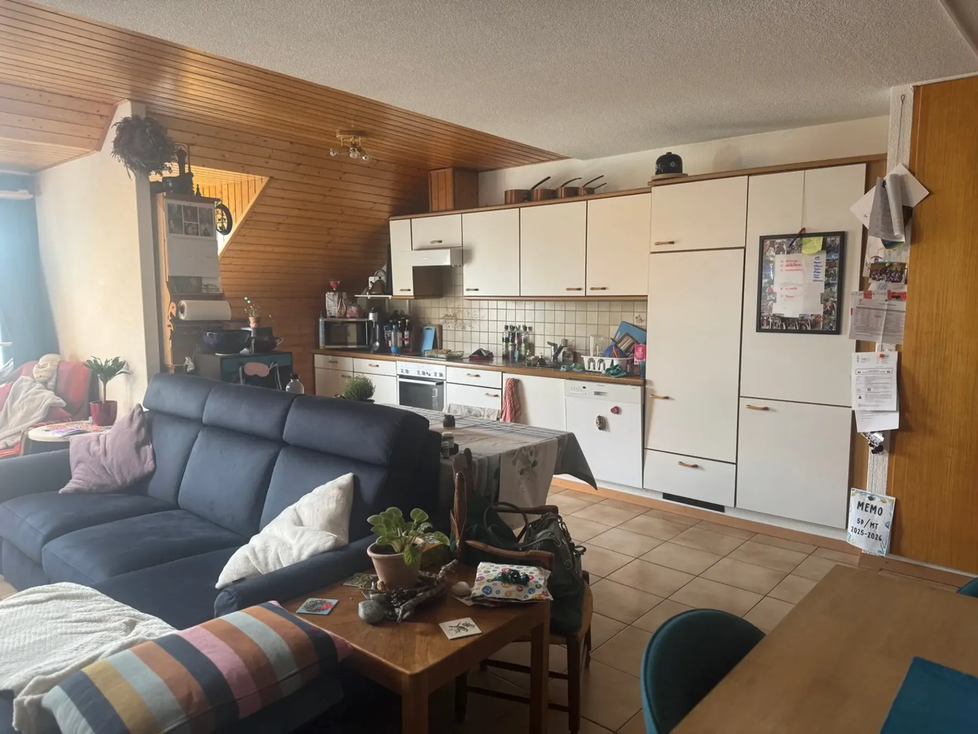 Charmantes Dachwohnung mit 6.5 Zimmern in Bière