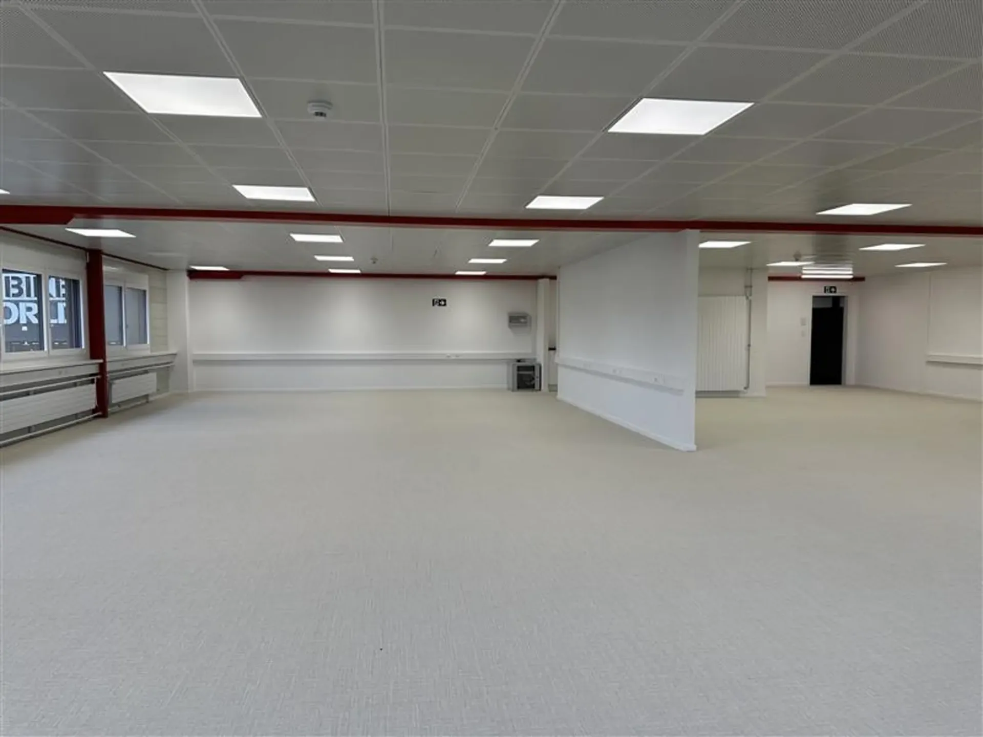 Moderne Büros von 231m2 in Romanel-sur-Lausanne