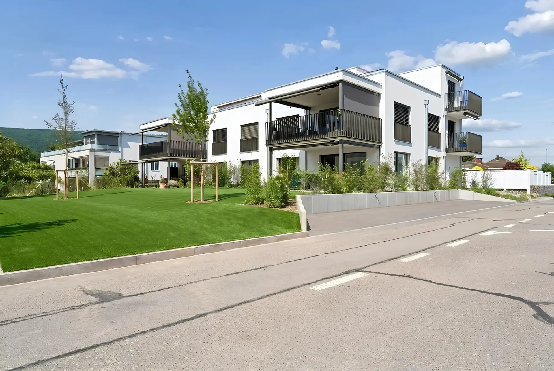 Wohnen wie im Einfamilienhaus - 4.5 Zimmer mit riesigem Privatgarten