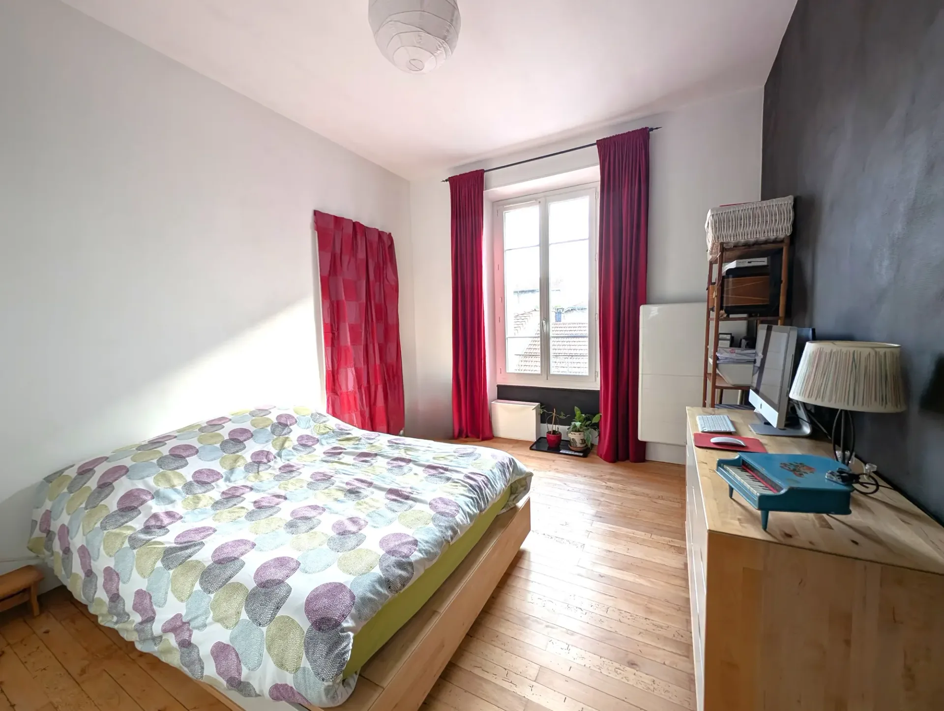 Grenoble city center, renovated T2 of 44m2 with balcony and cellar
