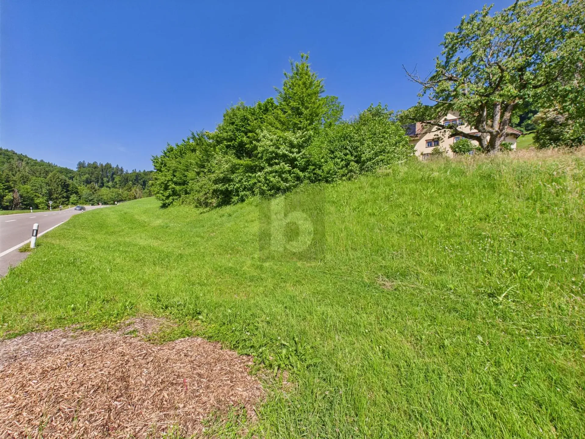 RARE OPPORTUNITY IN TOP LOCATION