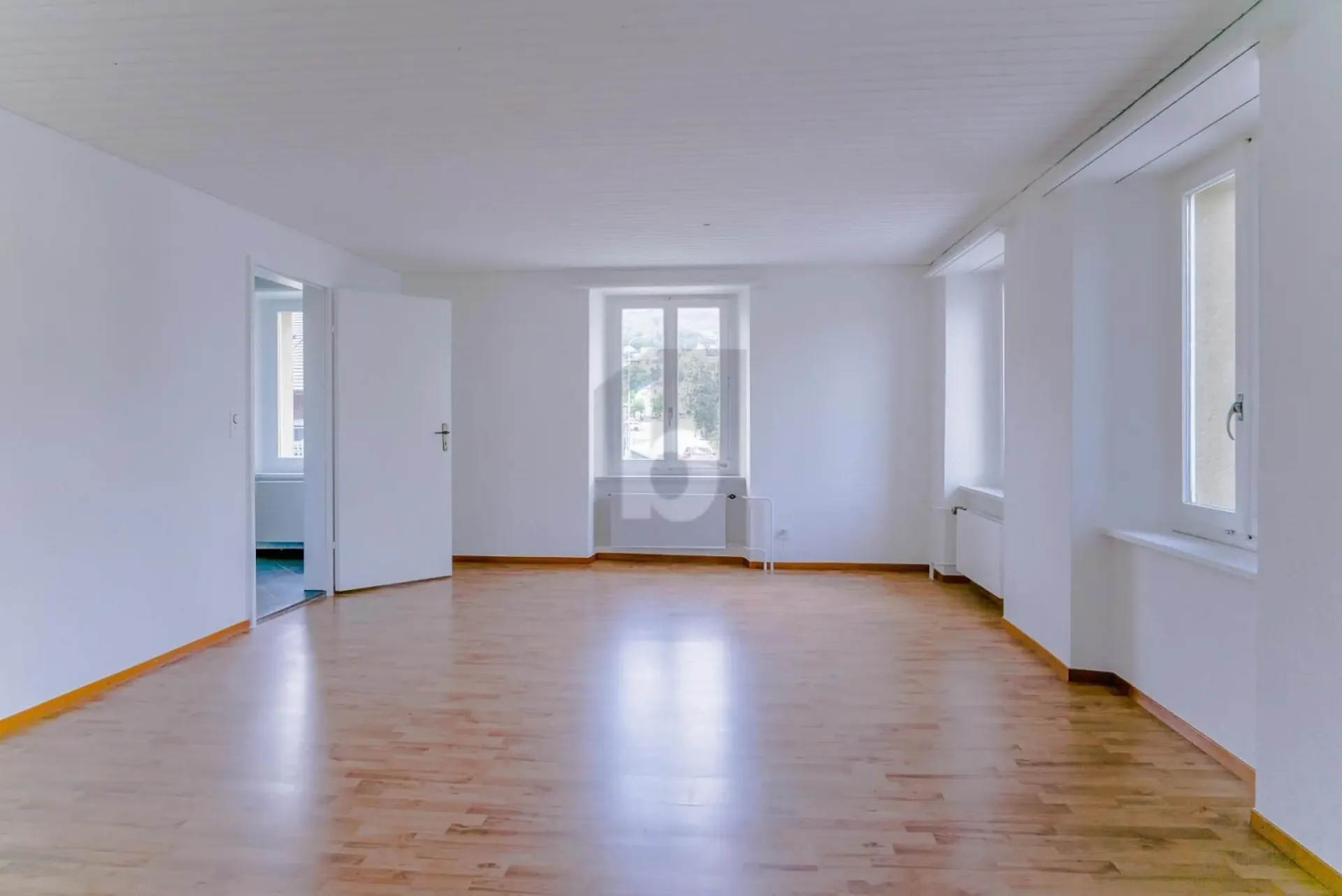 ZENTRALE LAGE MIT VIEL PLATZ NÄHE BAHNHOF