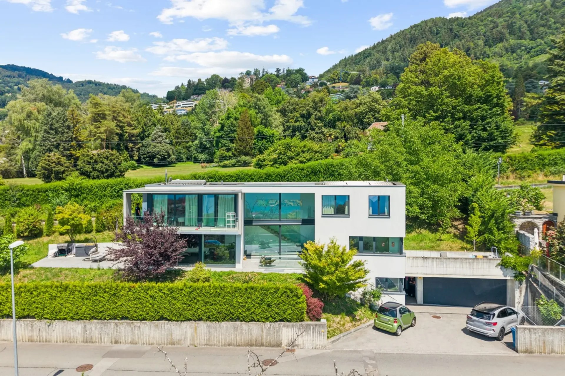 Vue panoramique pour cette villa contemporaine